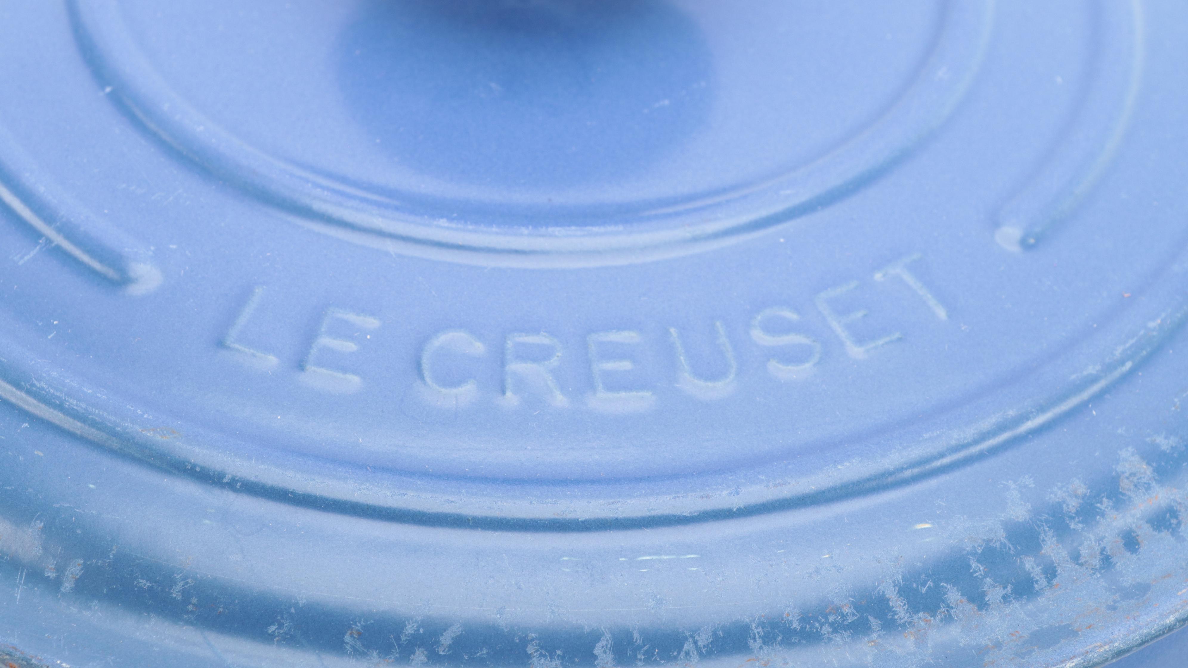 Le Creuset Round 4.2 L Enameled Cast Iron Dutch Oven with Oblong Skillet Grill