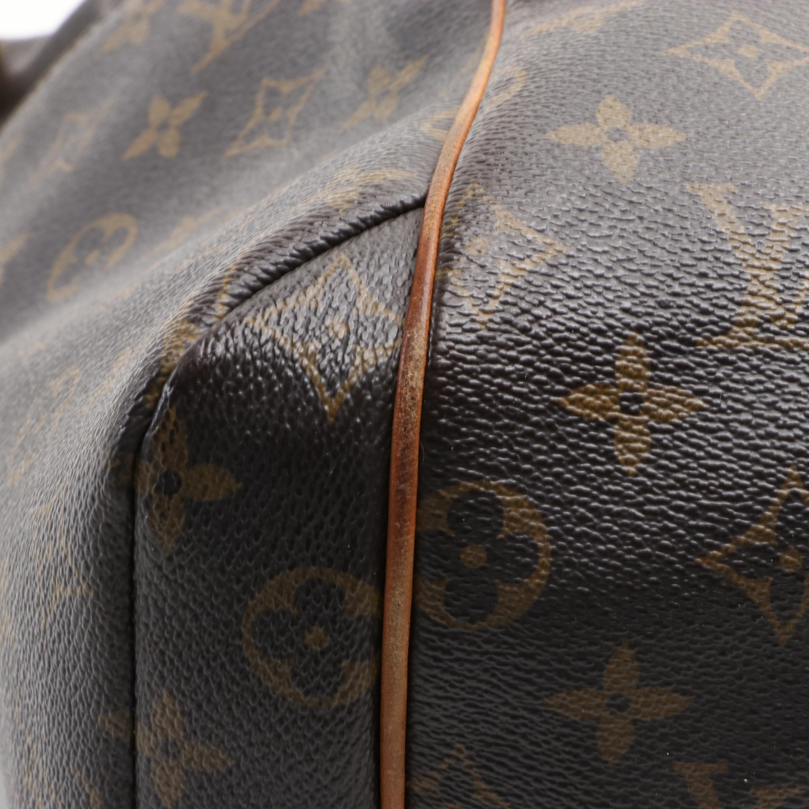 Louis Vuitton Totally MM in Monogram Canvas and Vachetta Leather