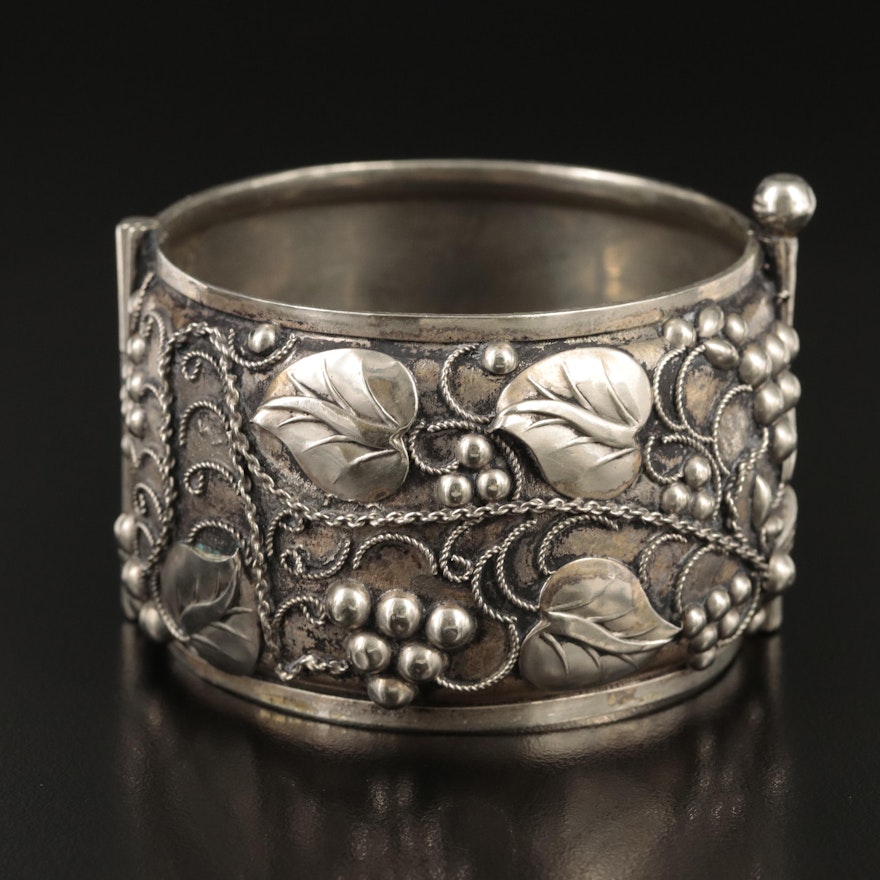 Vintage Indian Style Bangle with Kalpalata Vine Detail