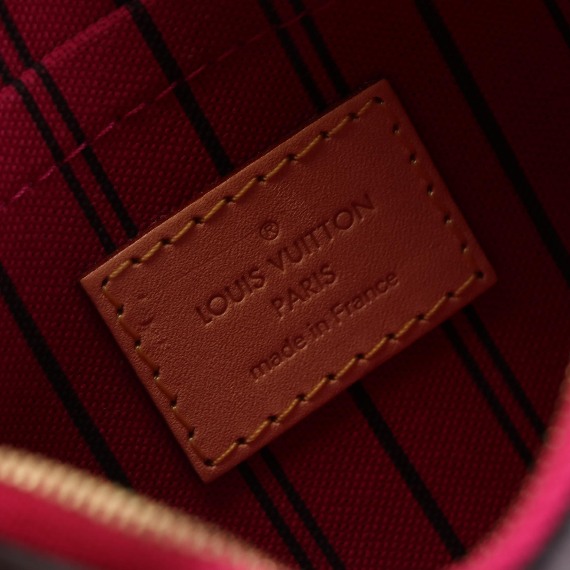 Louis Vuitton Neverfull Pochette in Monogram Canvas