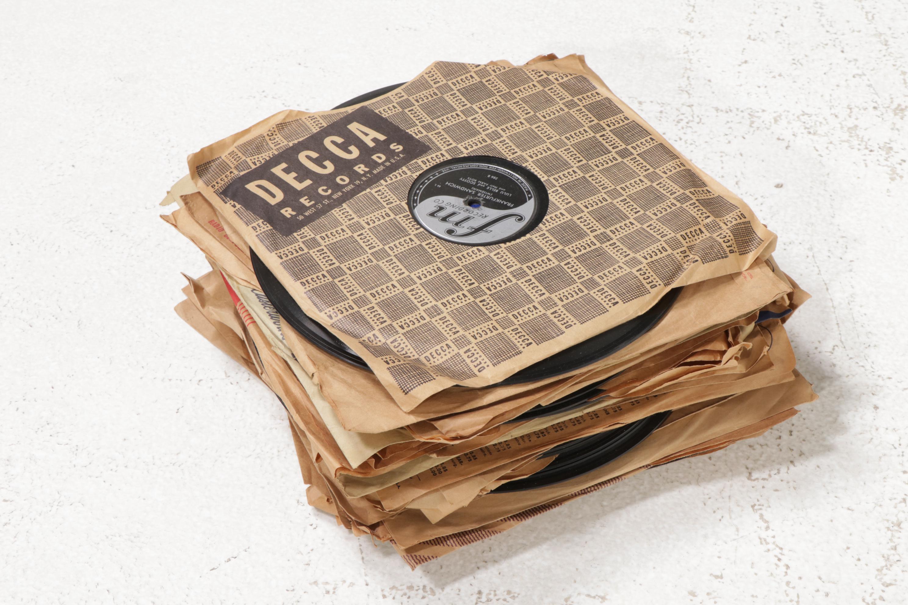 1922 Victor-Victrola VV-110 (XIV) Phonograph in Mahogany Cabinet, 78 RPM Records