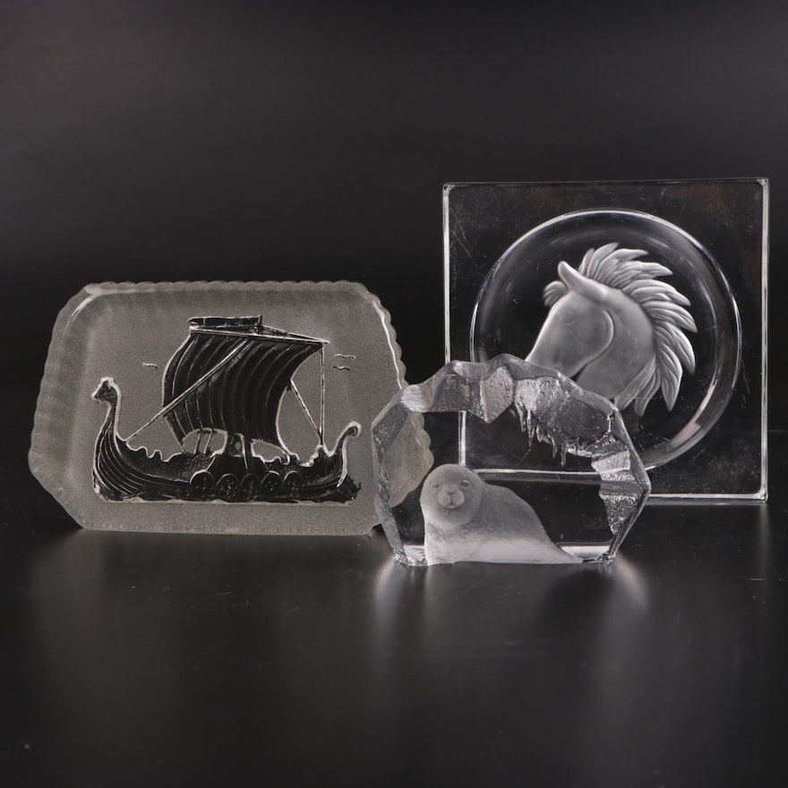 Mats Jonasson Etched Crystal Seal Paperweight with Other Glass Paperweights