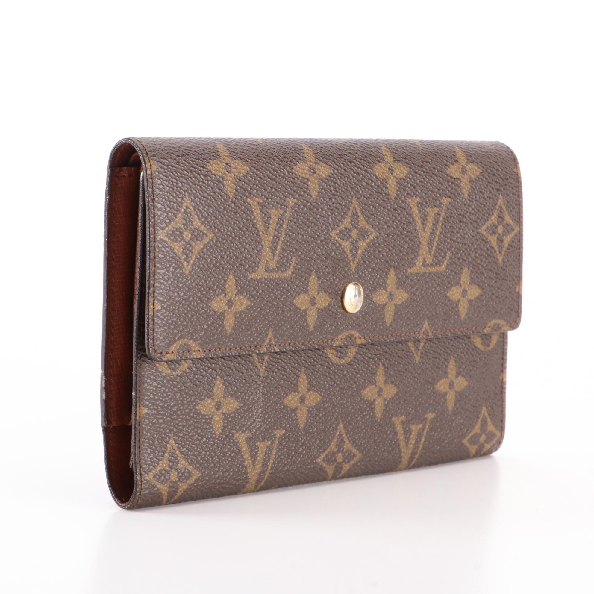Louis Vuitton International Organizer Wallet in Monogram Canvas/Leather