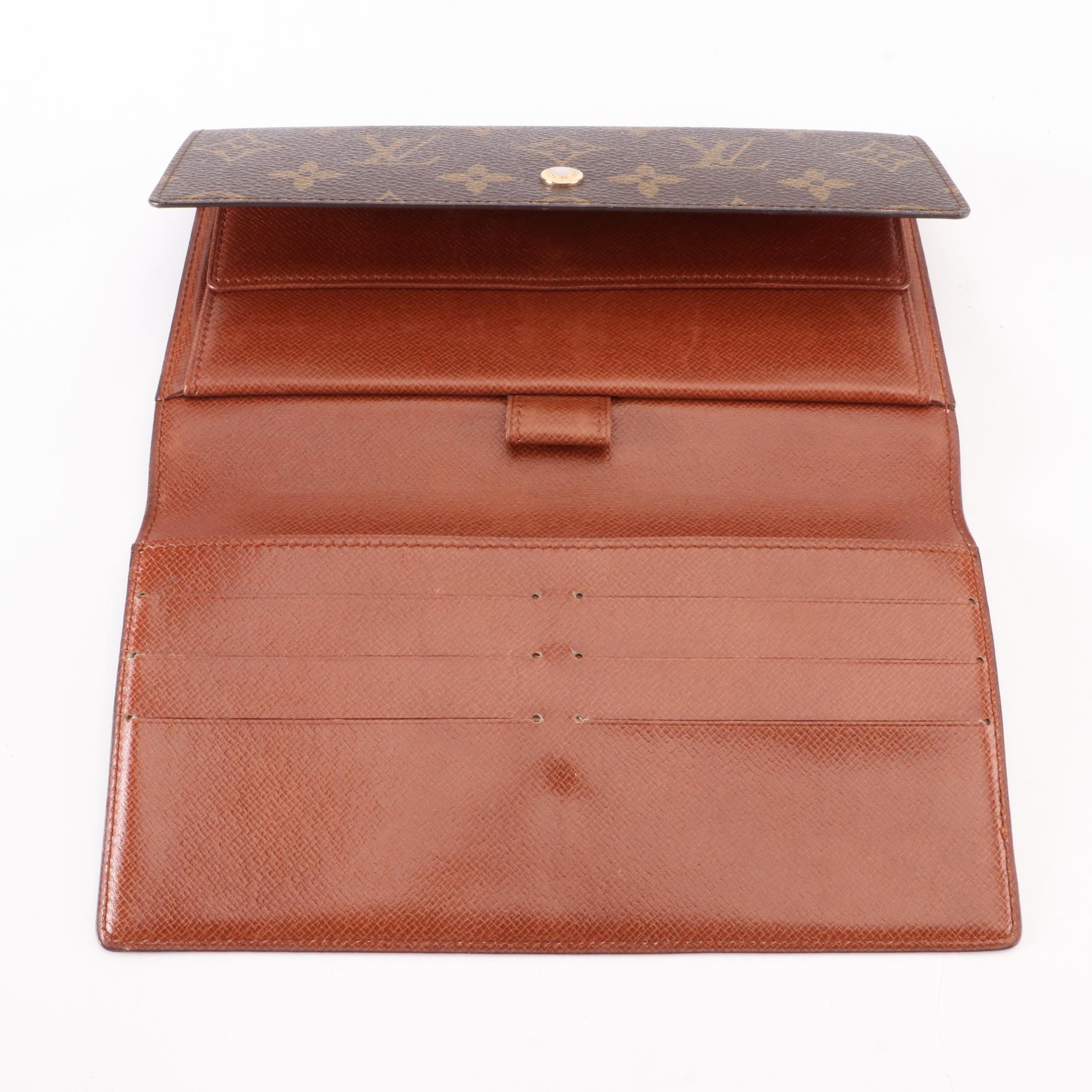 Louis Vuitton International Organizer Wallet in Monogram Canvas/Leather