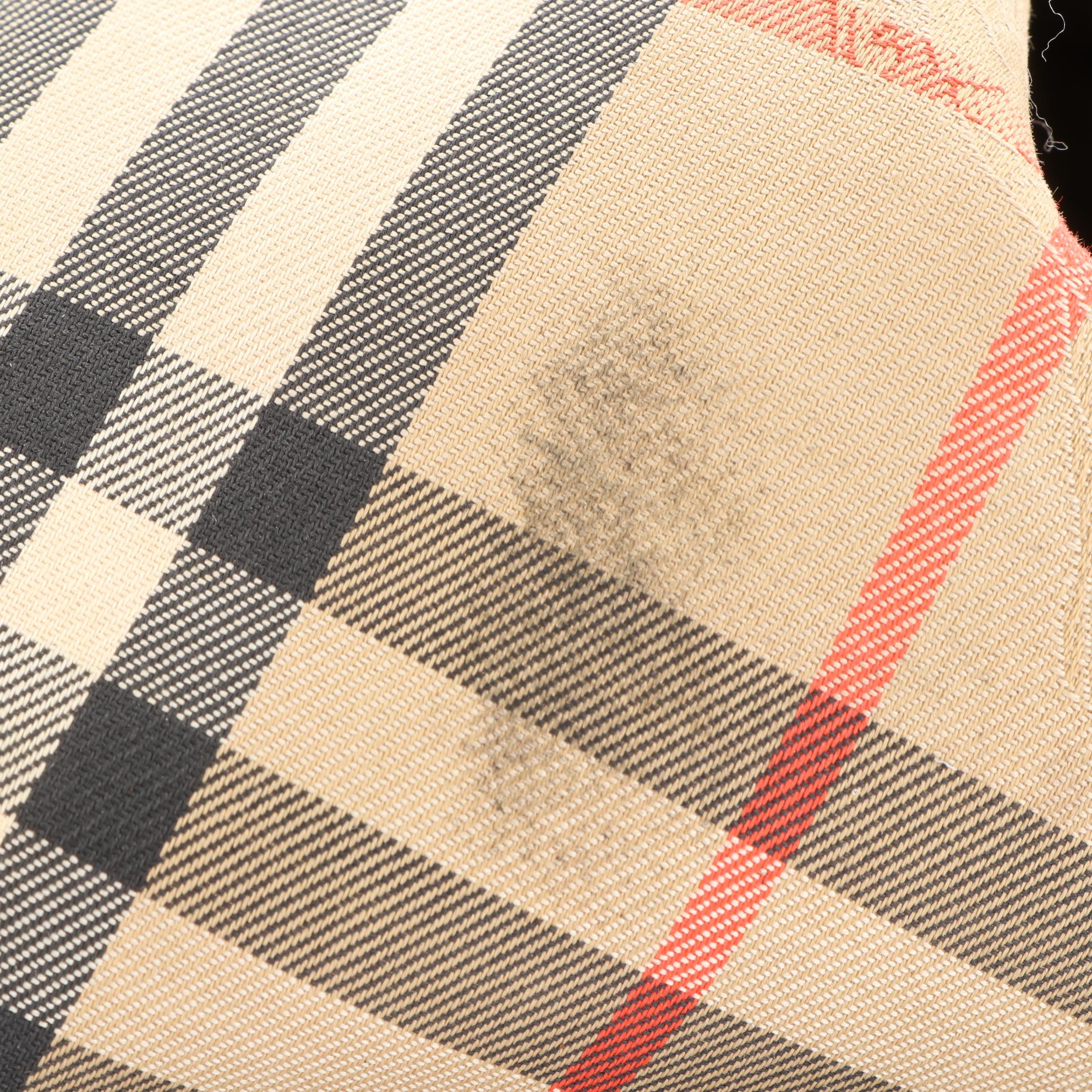 Burberrys Medium Duffle Bag in Haymarket Check Gabardine/Textured Leather