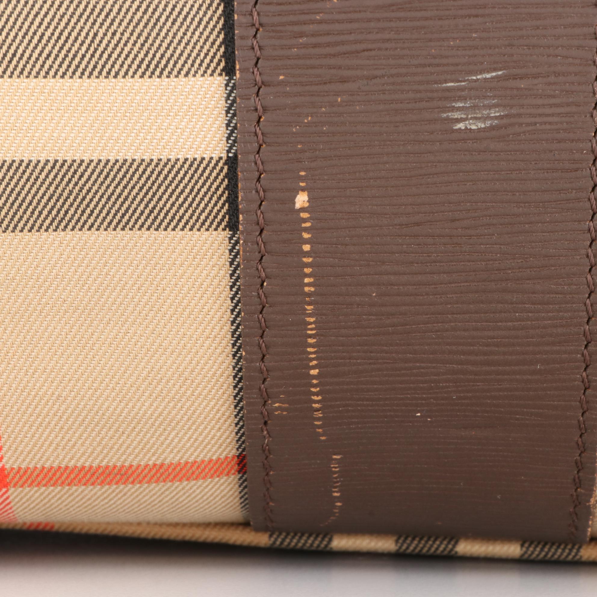 Burberrys Medium Duffle Bag in Haymarket Check Gabardine/Textured Leather