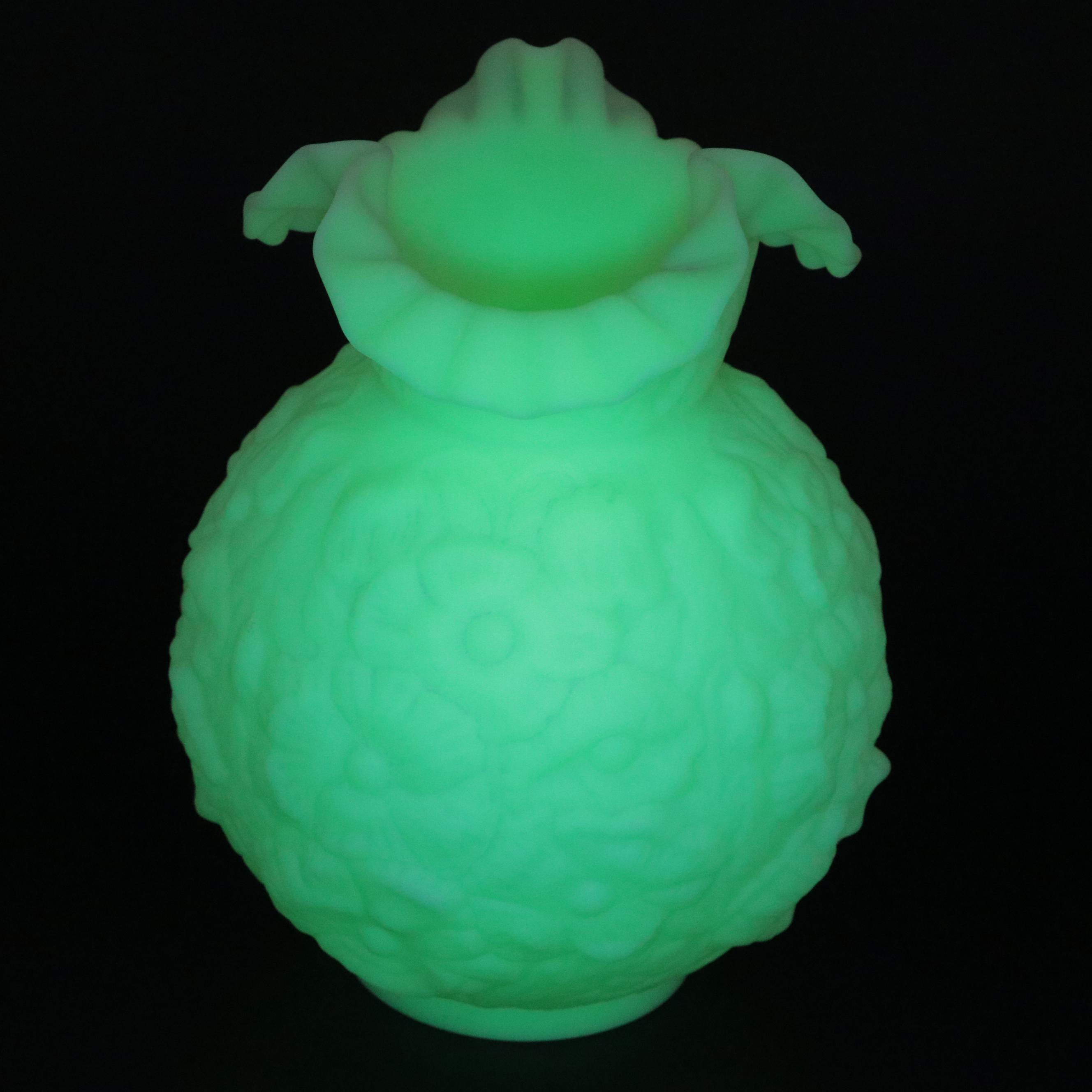 Loevsky & Loevsky With Fenton "Poppy" Custard Glass Parlor Lamp, 1972–1981