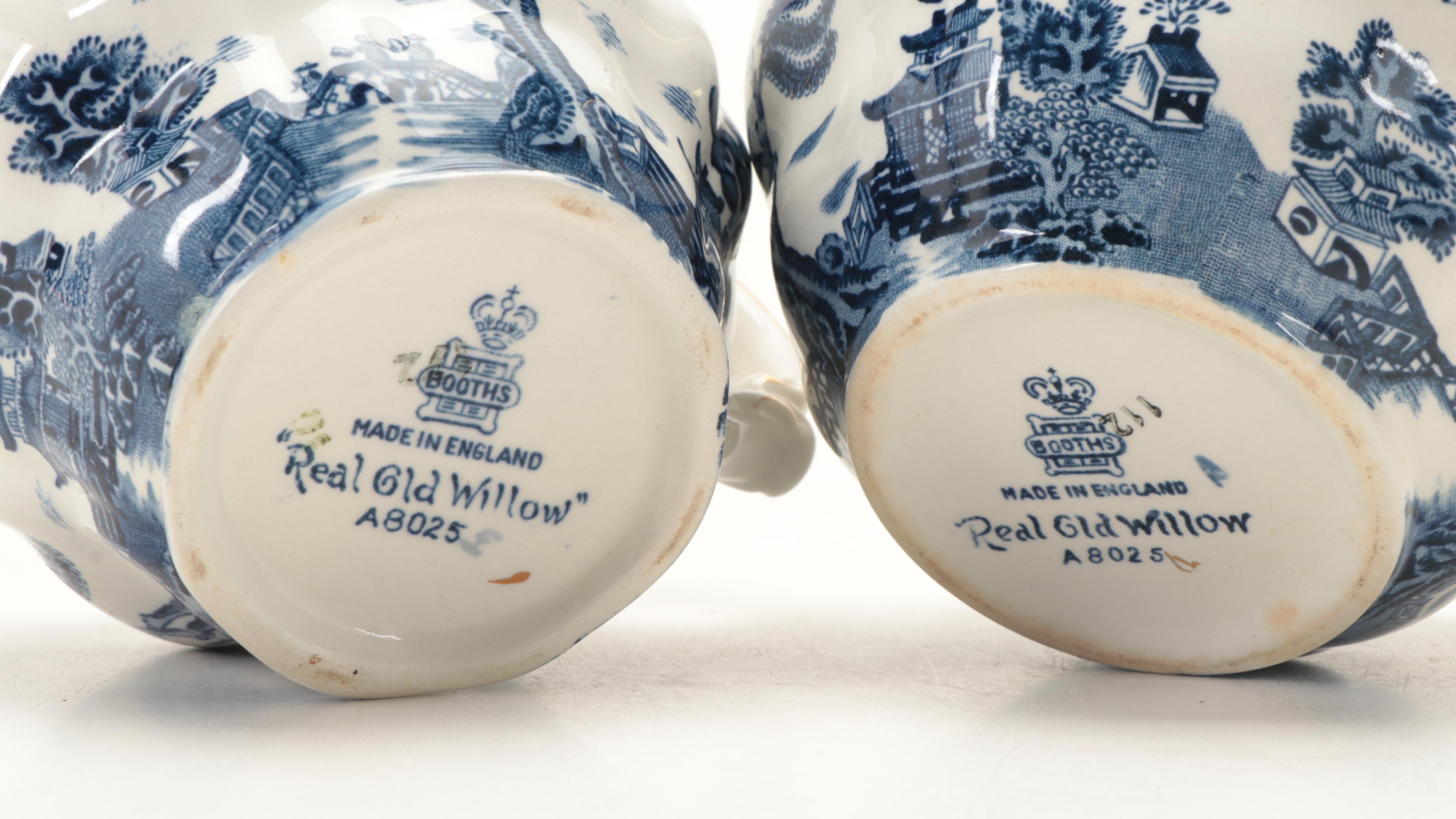 Booths "Real Old Willow" Ceramic Teacups, Saucers, and More, Mid to Late 20th C.