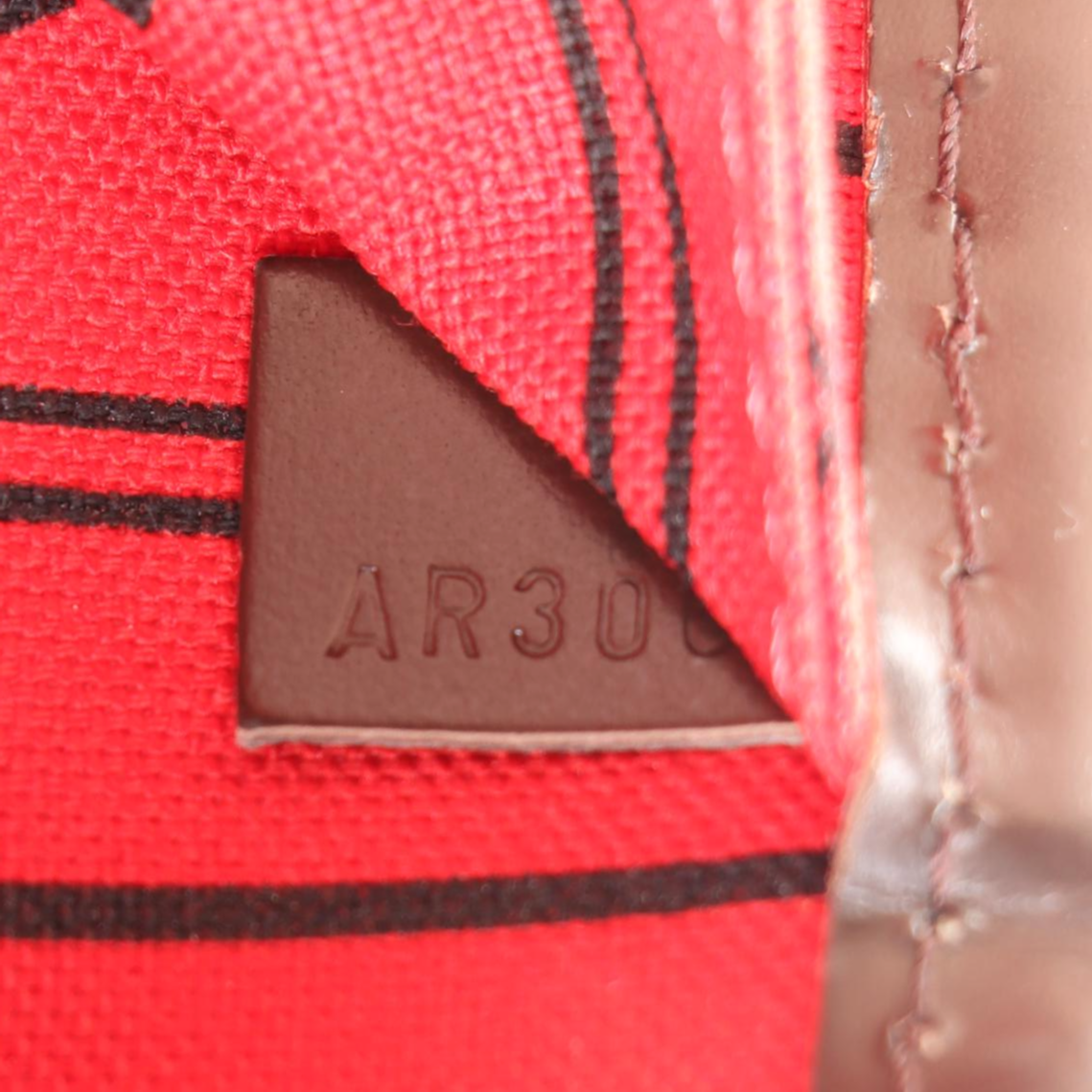 Louis Vuitton Neverfull MM in Damier Ebene Canvas