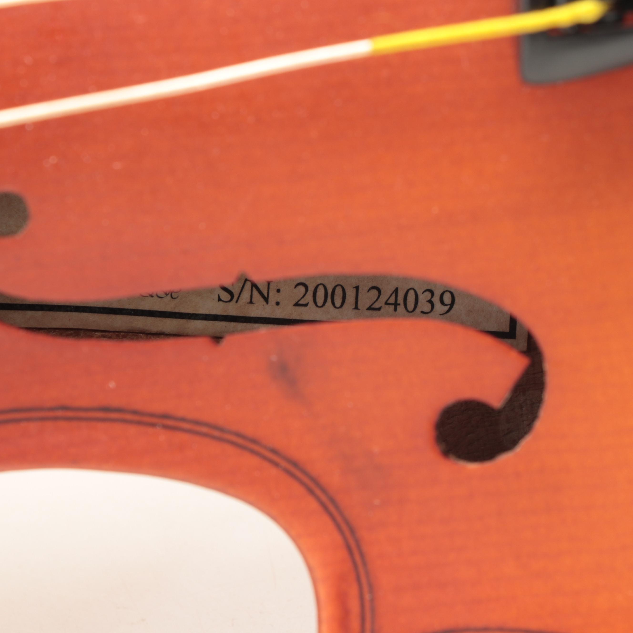 Mendini by Cecilio Model MV300 1/4 Violin with Bow and Case