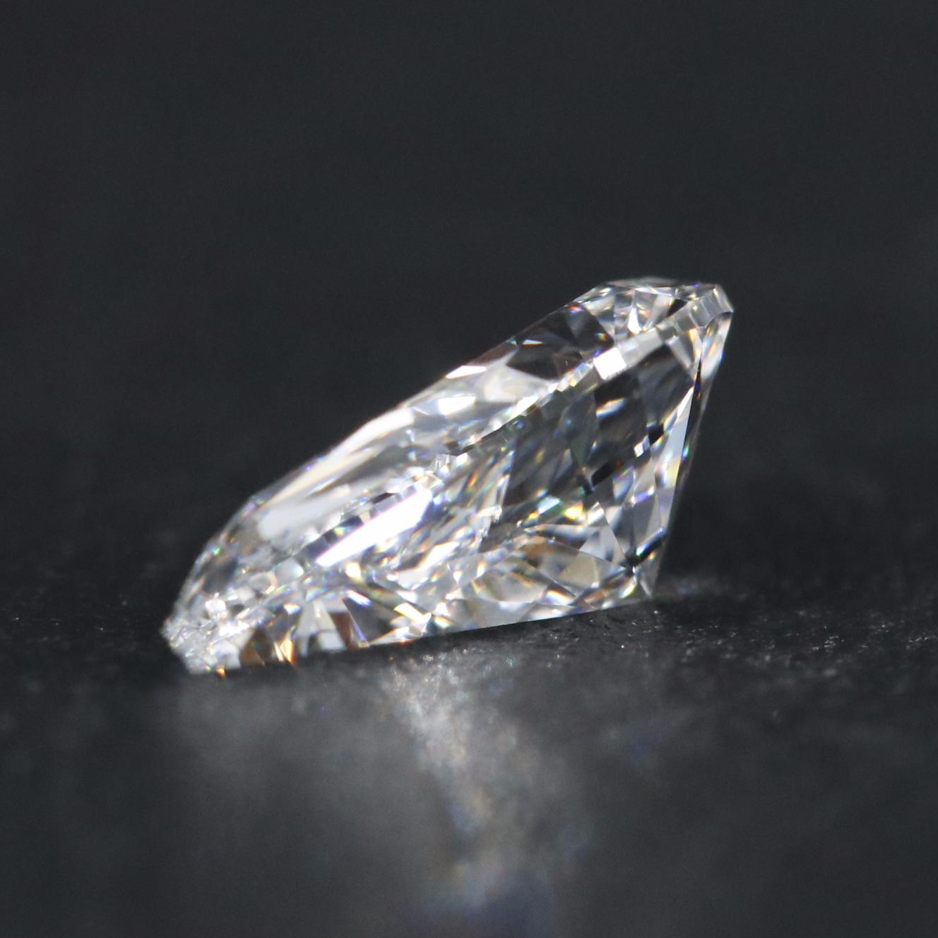 Loose 0.65 CT Lab Grown Diamond with IGI Report