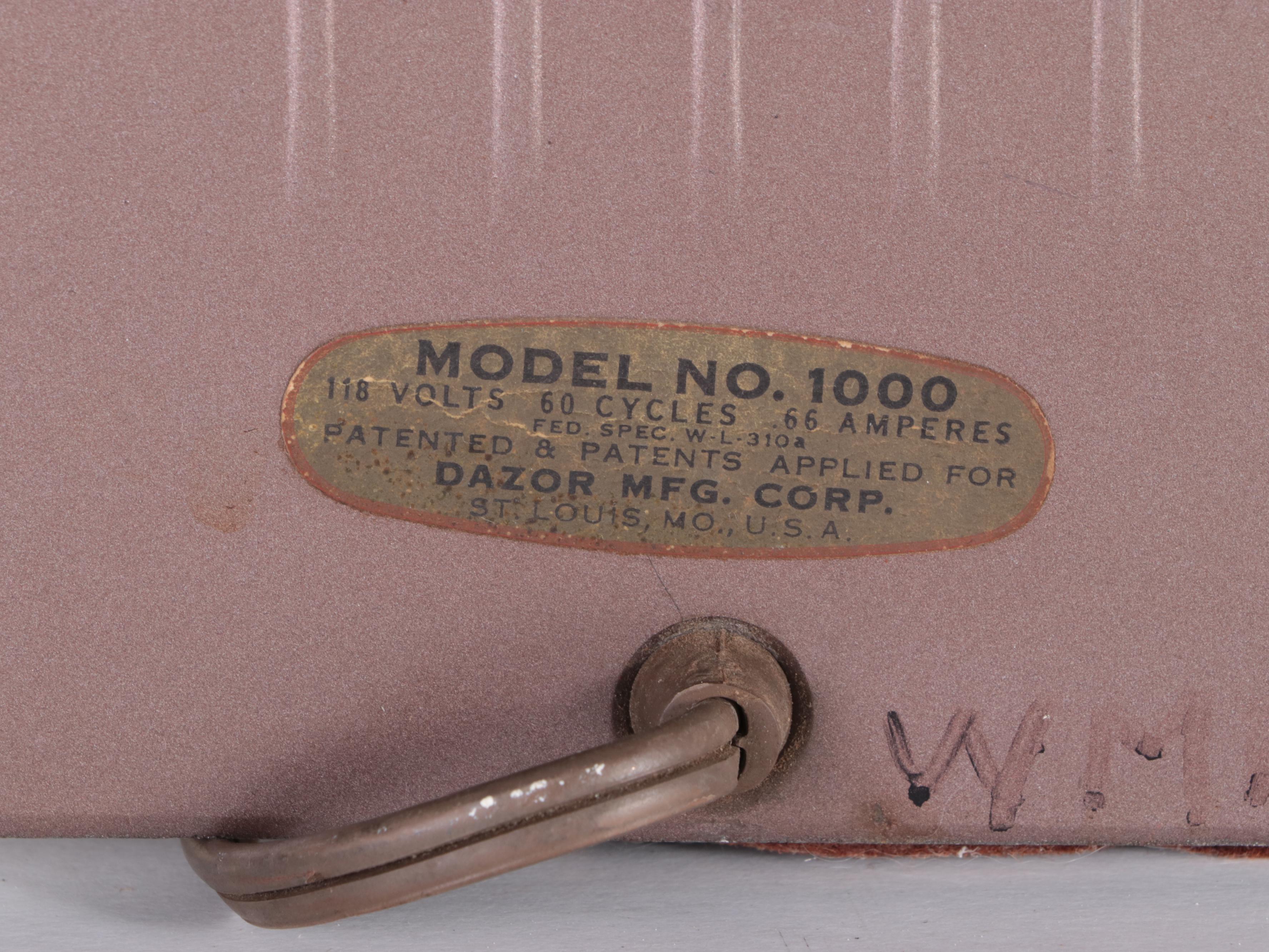 Art Deco Dazor Model 1000 Pressed Metal Desk Lamp, Mid-20th Century