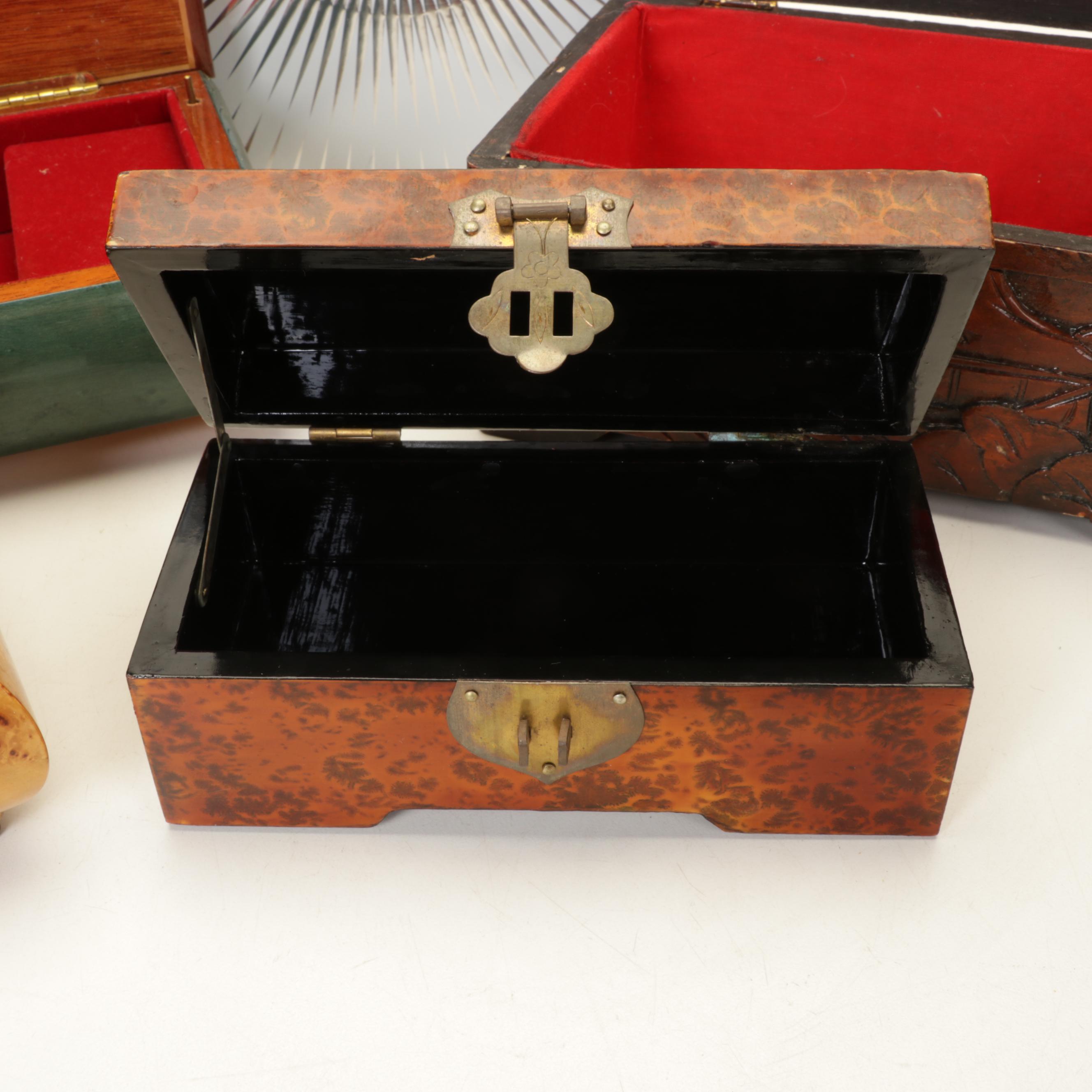 "Glittering World" Navajo Jewelry of the Yazzie Family with Decorative Boxes