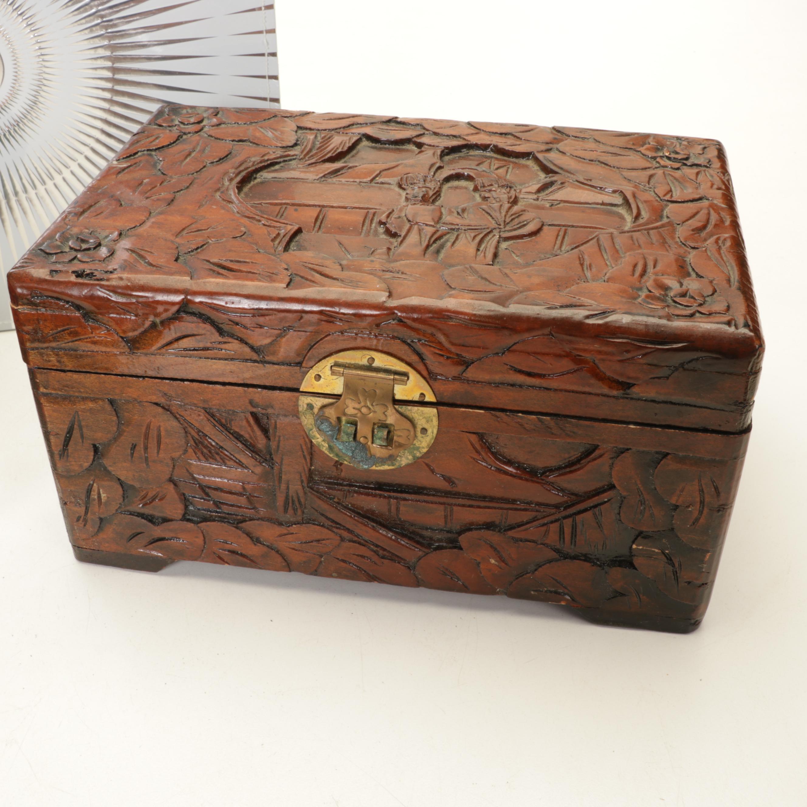 "Glittering World" Navajo Jewelry of the Yazzie Family with Decorative Boxes