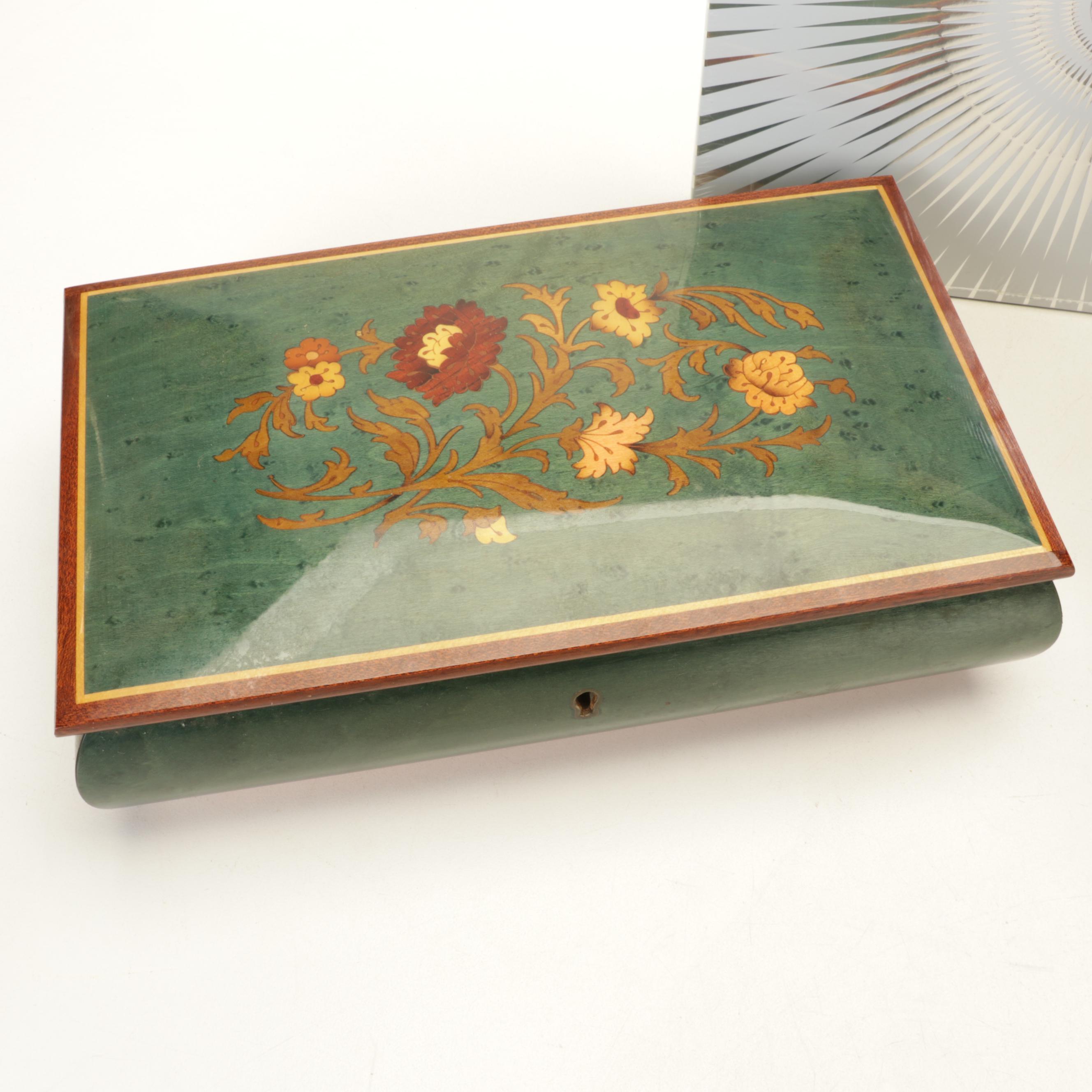 "Glittering World" Navajo Jewelry of the Yazzie Family with Decorative Boxes