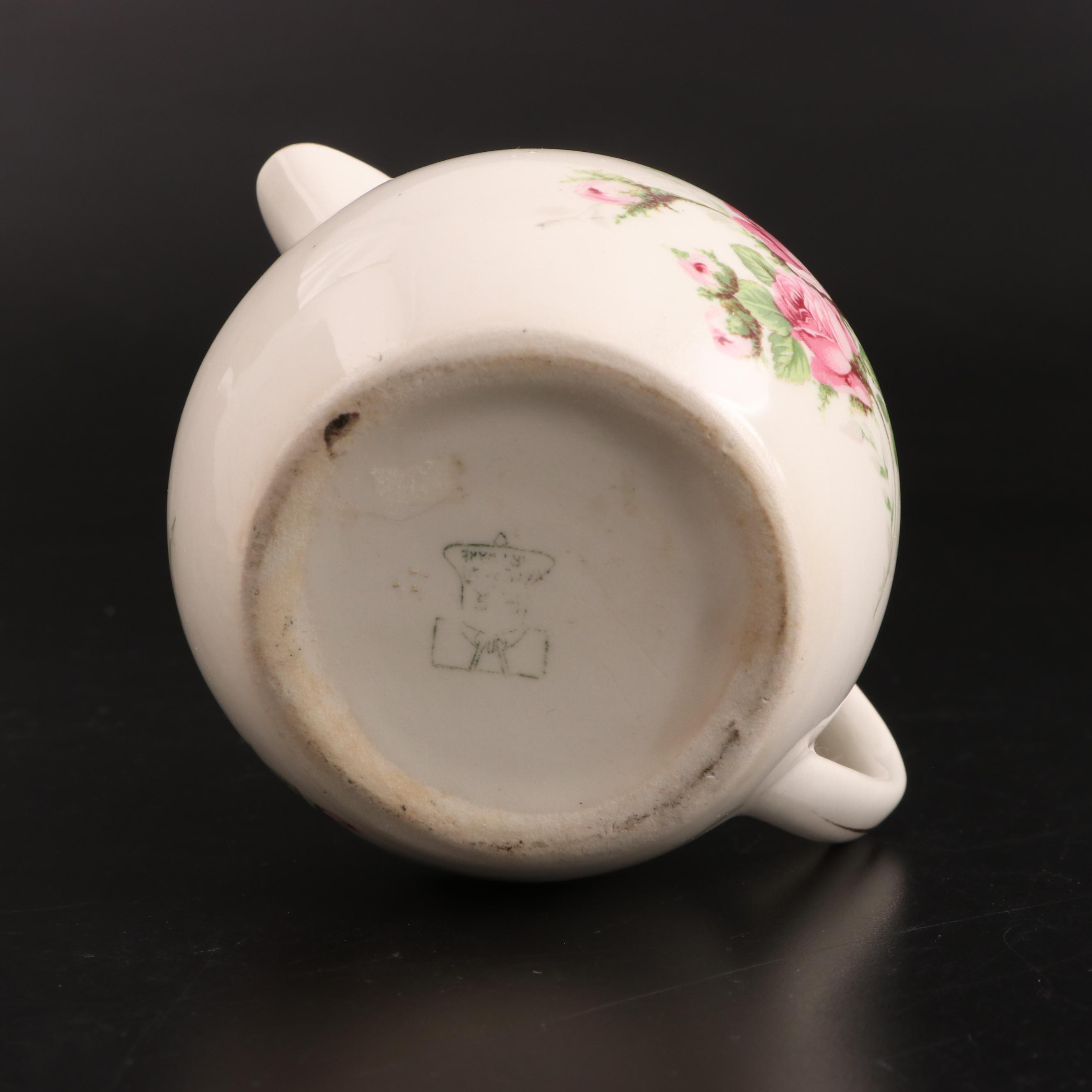 De'Longhi Percolator with Apple Peeler, Teapot, and Other Tableware