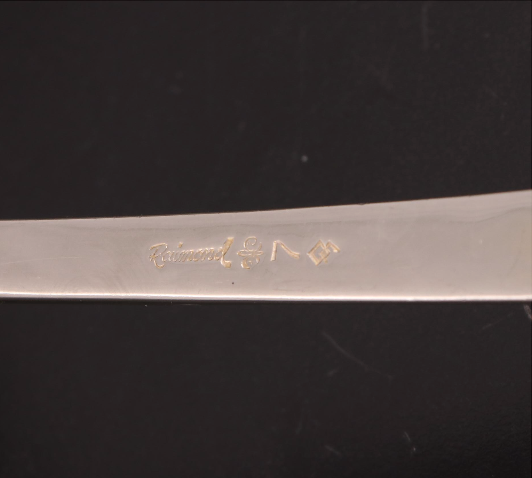 De'Longhi Percolator with Apple Peeler, Teapot, and Other Tableware