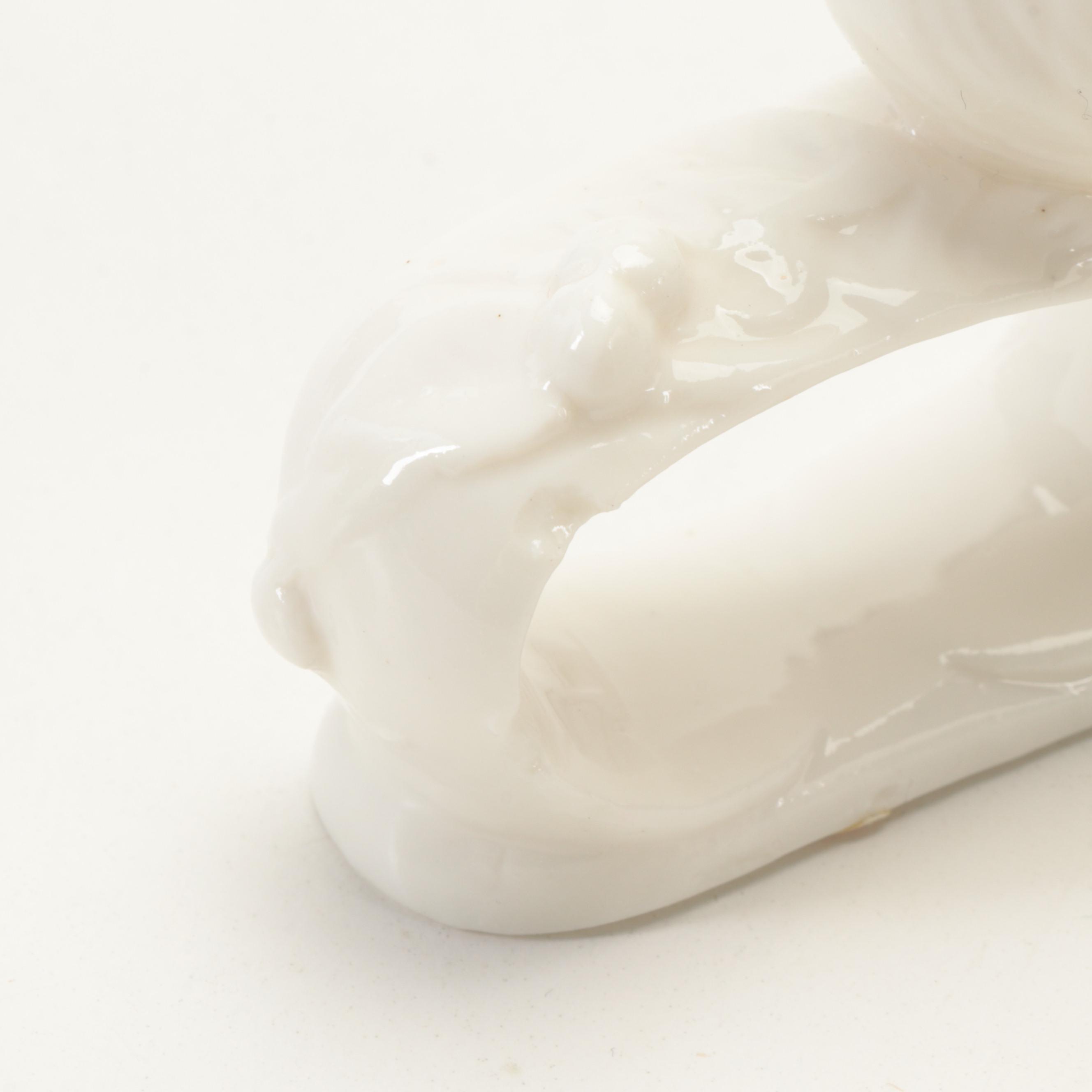 Williams-Sonoma Ceramic Plates with Napkin Rings and Cache Pot