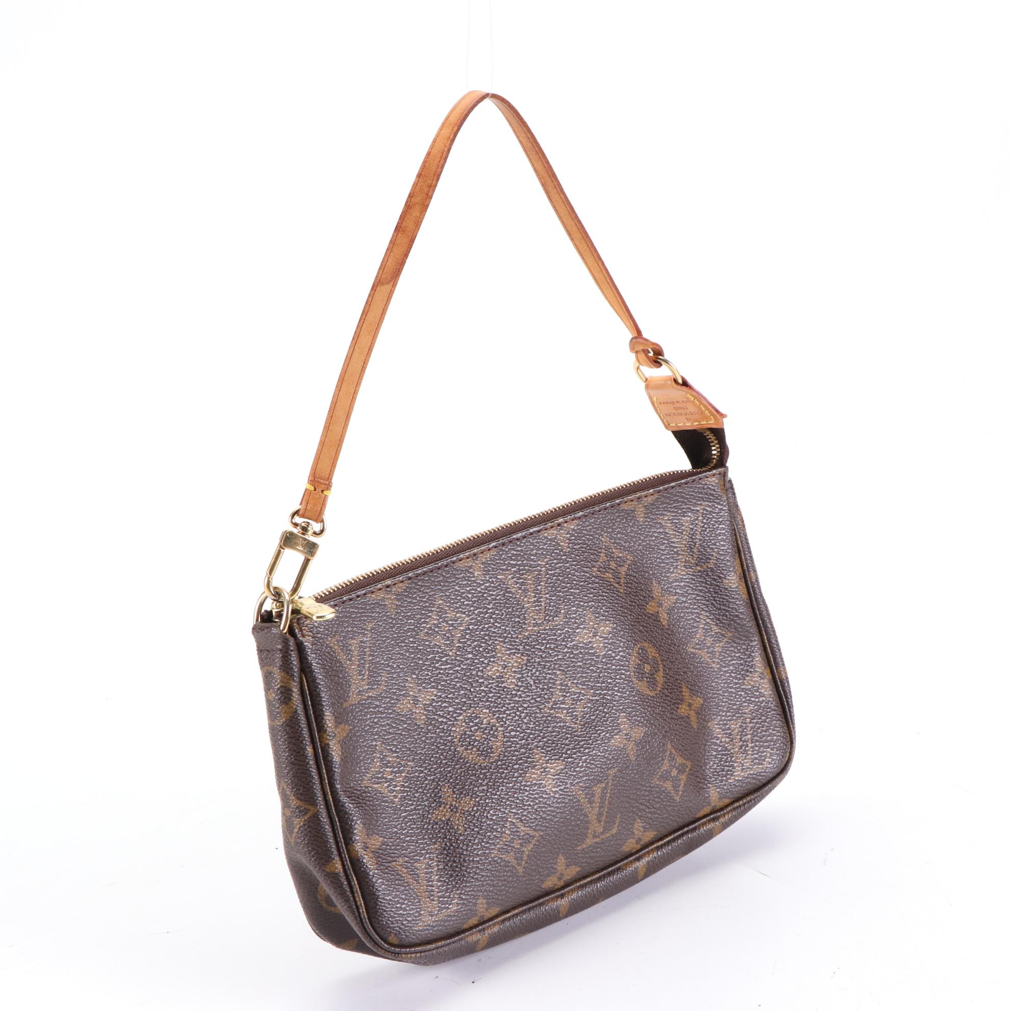 Louis Vuitton Pochette Accessoires in Monogram Canvas