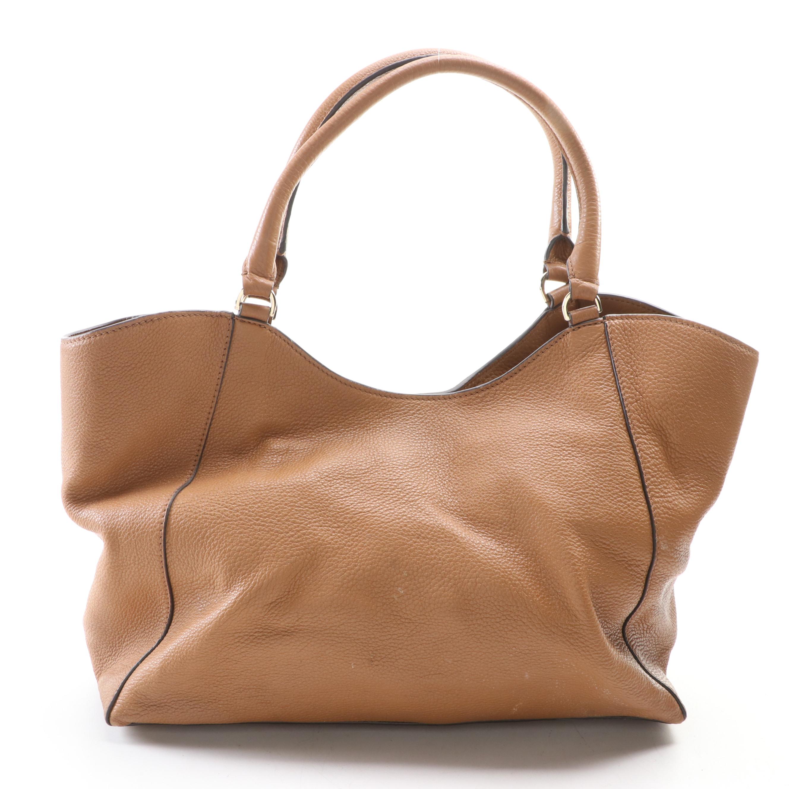 Tory Burch Shoulder Bag in Grained Leather