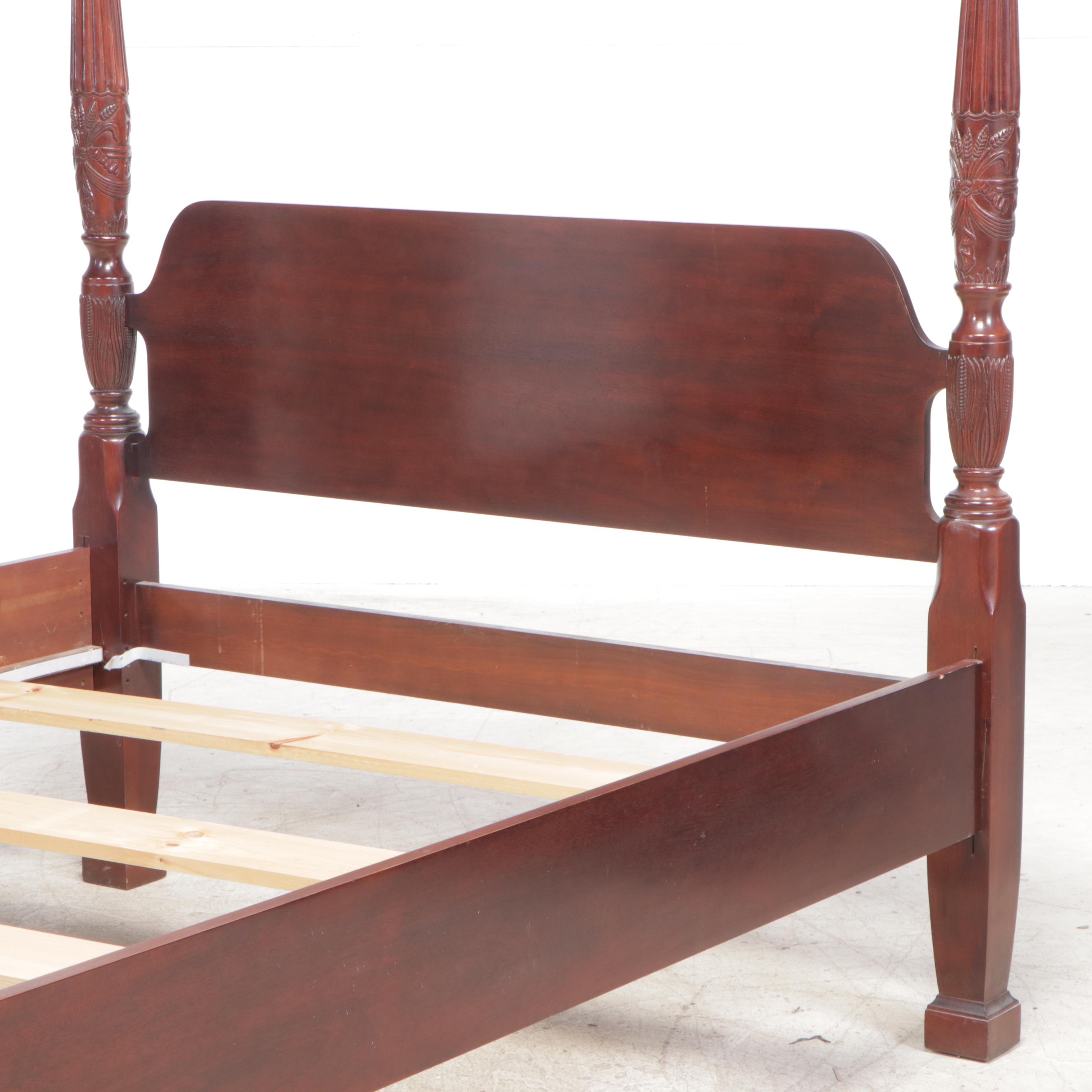 Thomasville Federal Style Mahogany Queen Size Four-Post Bed Frame
