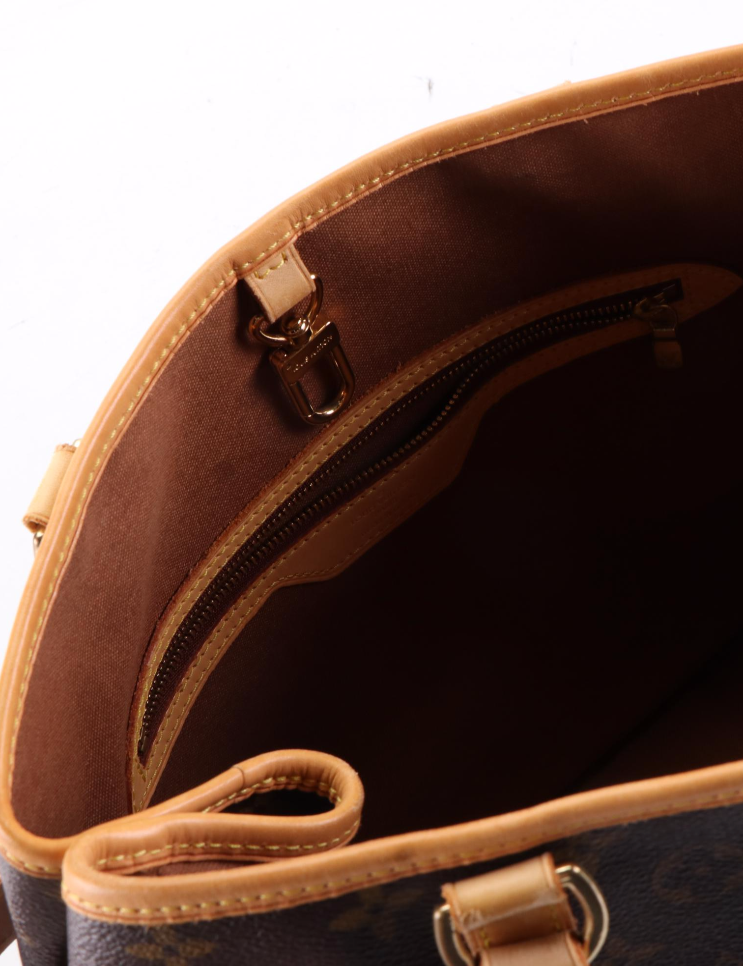 Louis Vuitton Batignolles Horizontal in Monogram Canvas and Vachetta Leather