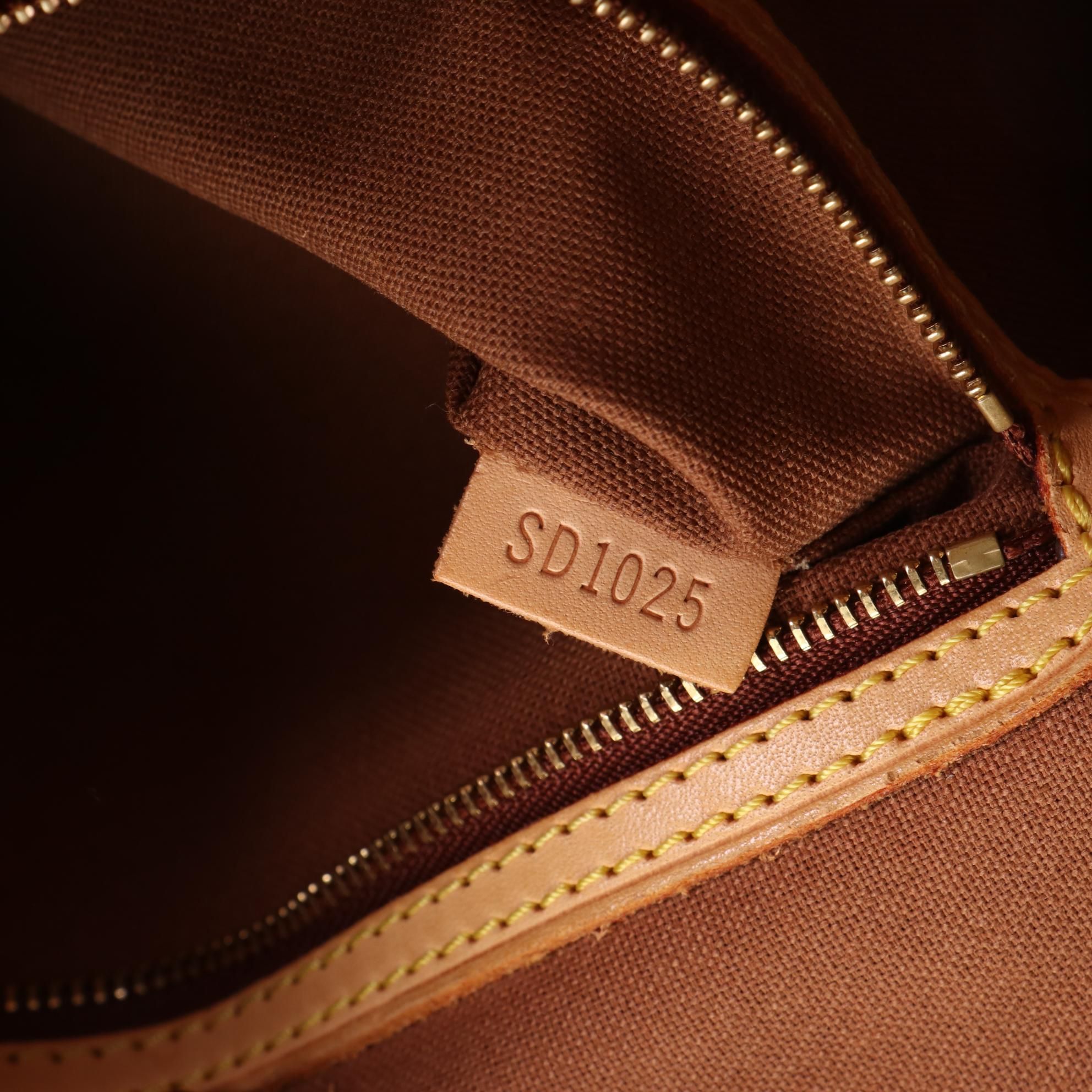 Louis Vuitton Batignolles Horizontal in Monogram Canvas and Vachetta Leather