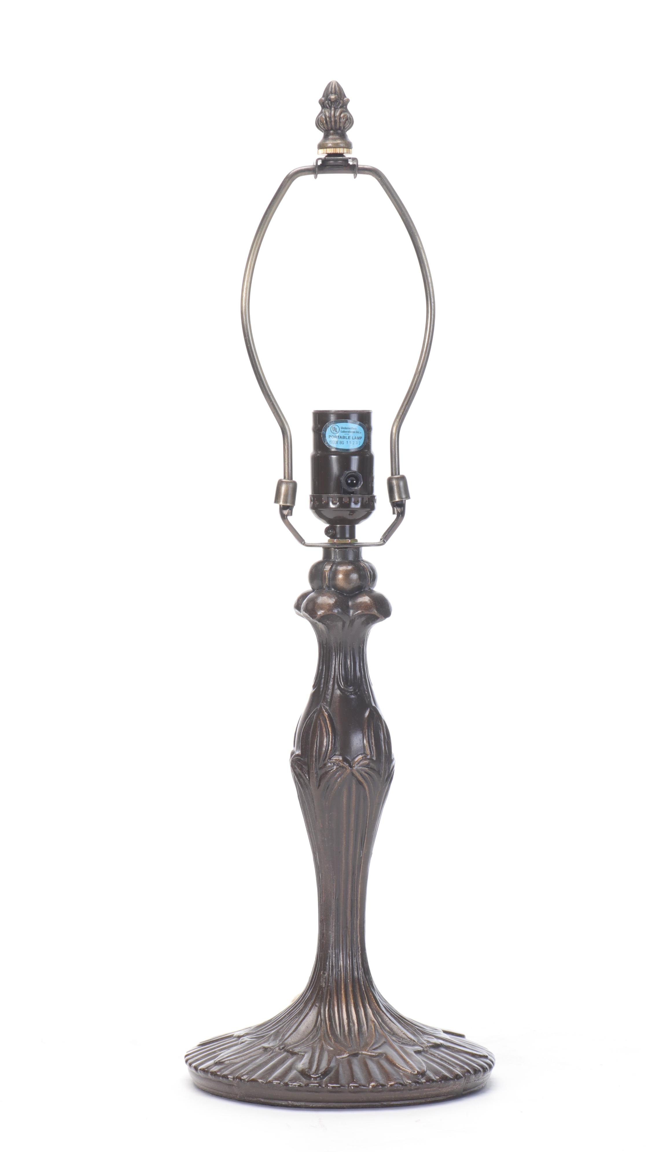 Dale Tiffany Arts and Crafts Style Slag Glass Table Lamp