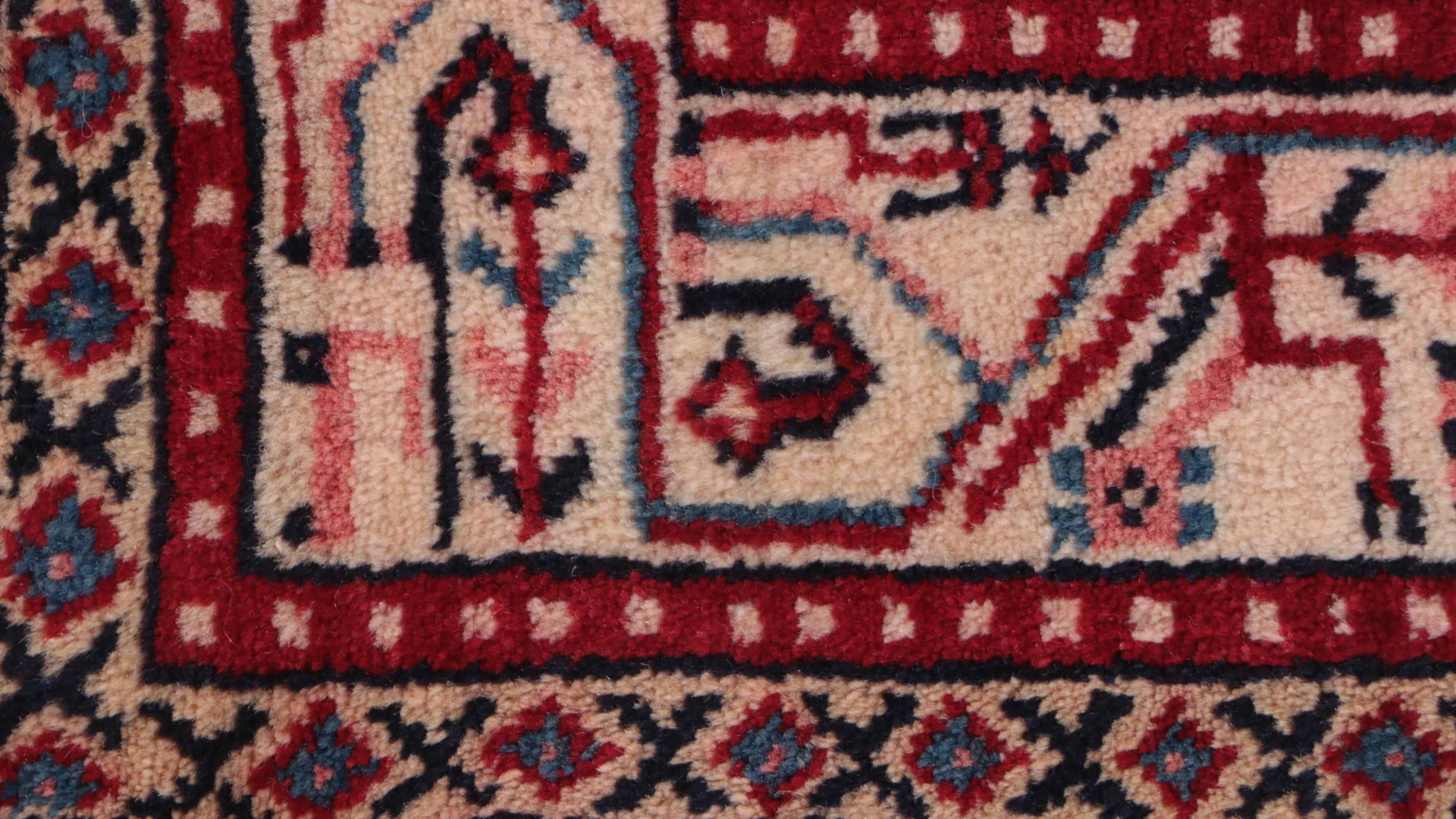 3' x 4'11 Hand-Knotted Persian Seraband Accent Rug