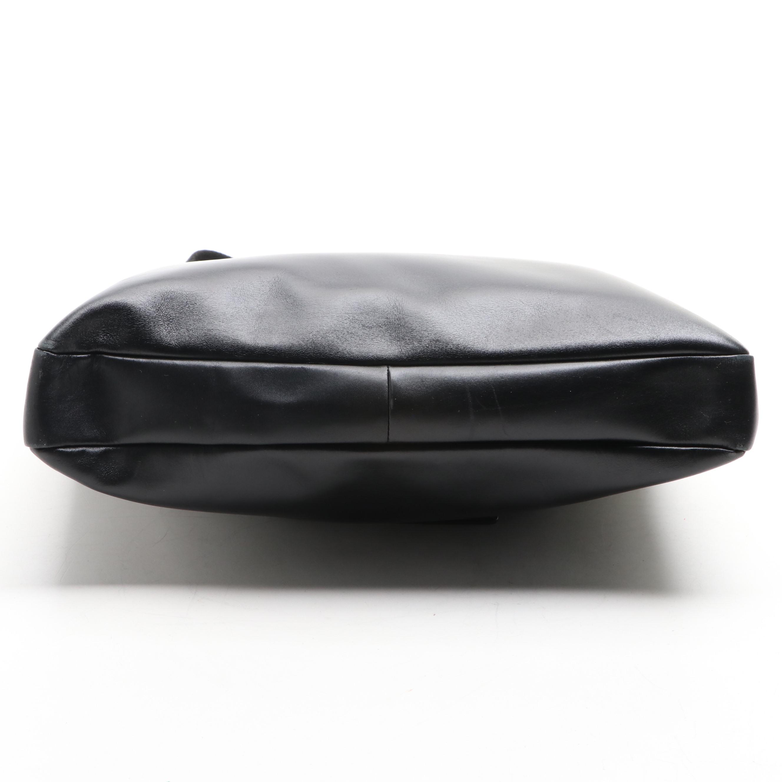 Gucci Slim Shoulder Bag in Leather