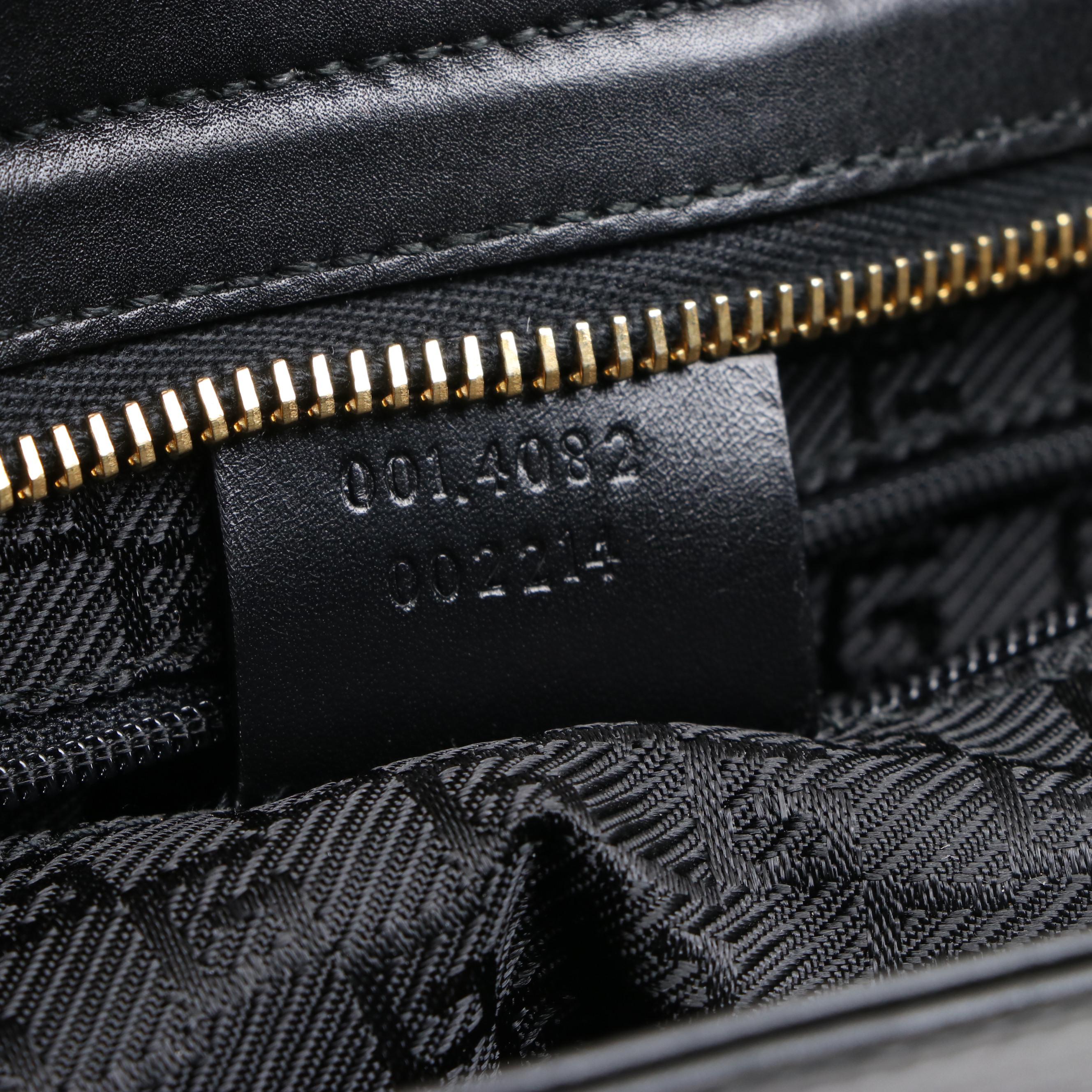 Gucci Slim Shoulder Bag in Leather