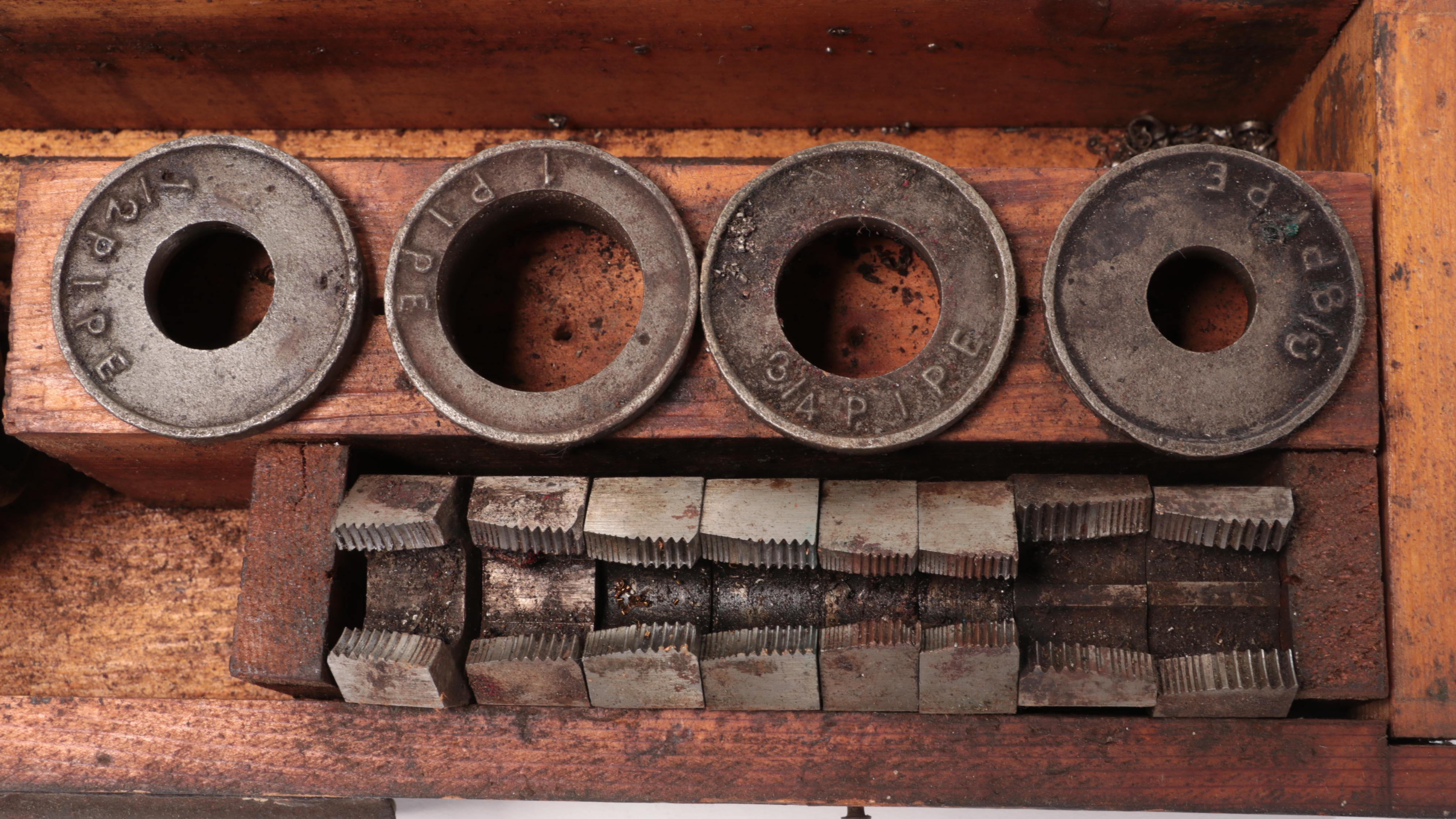 Craftsman No. 2A Pipe Threader Kit With Dies