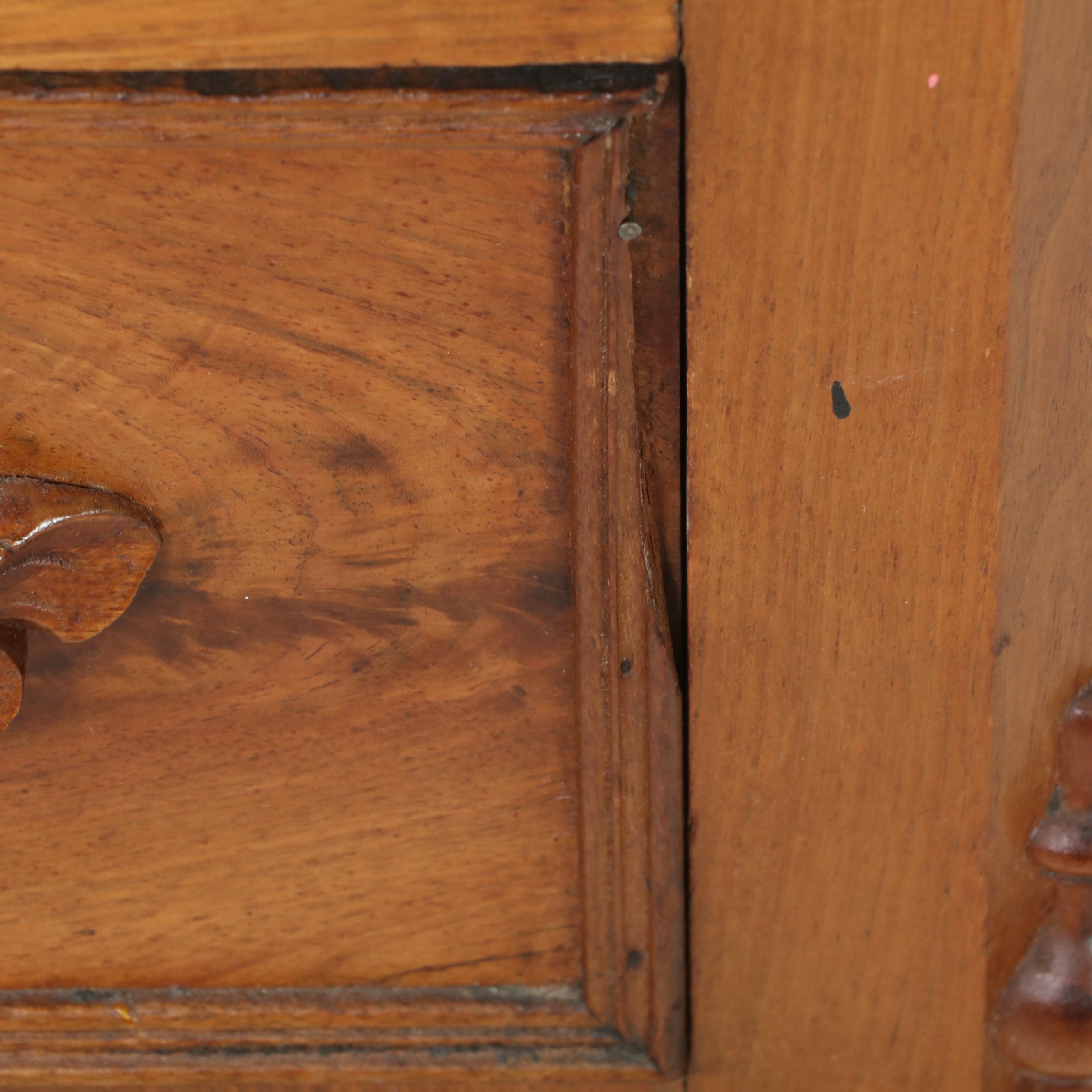 Victorian Walnut, Figured Walnut, and Poplar Three-Drawer Washstand