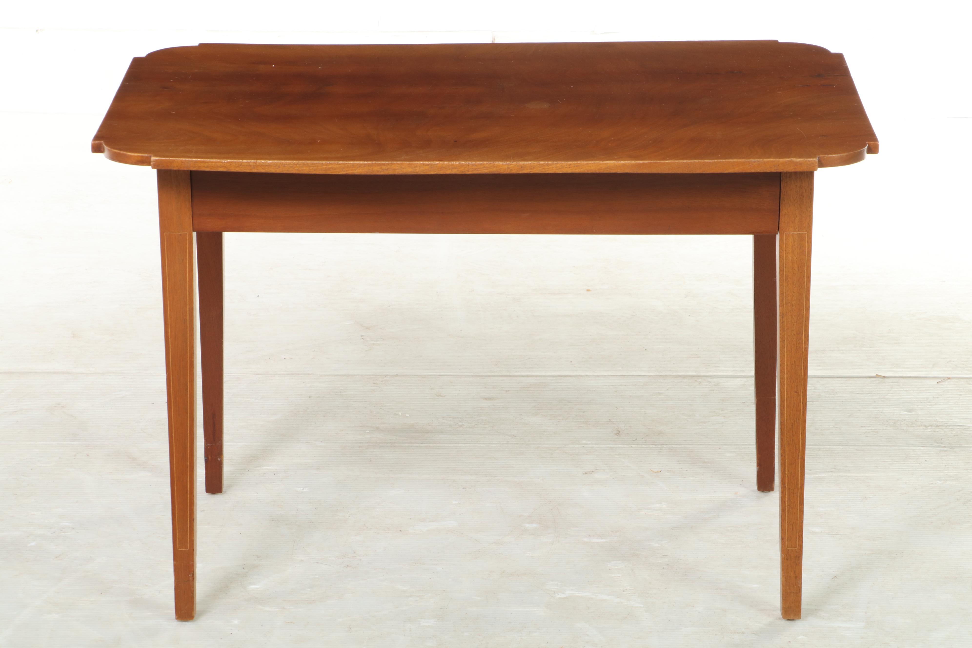 Federal Style Walnut and String-Inlaid Coffee Table, 20th Century