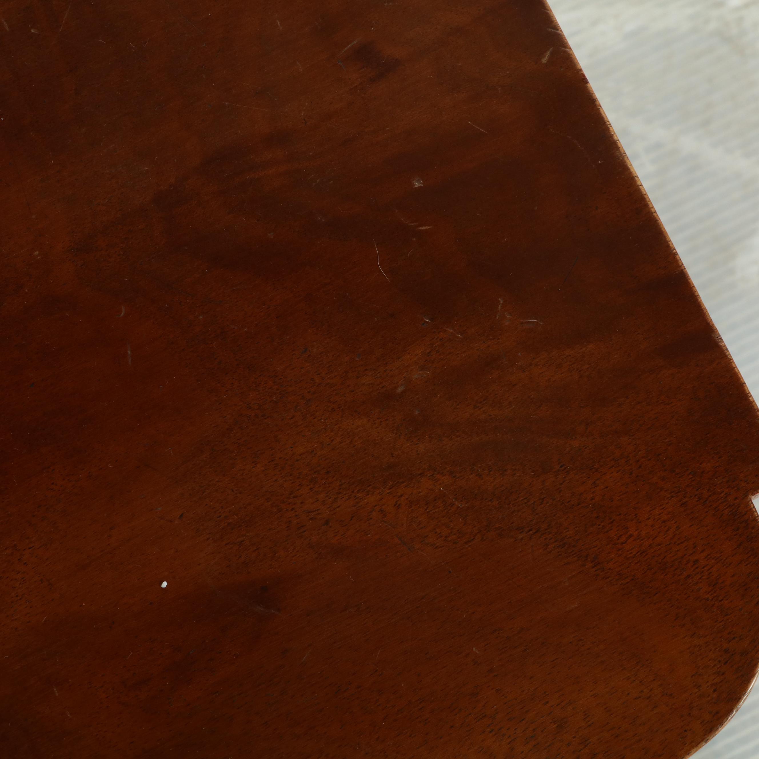 Federal Style Walnut and String-Inlaid Coffee Table, 20th Century