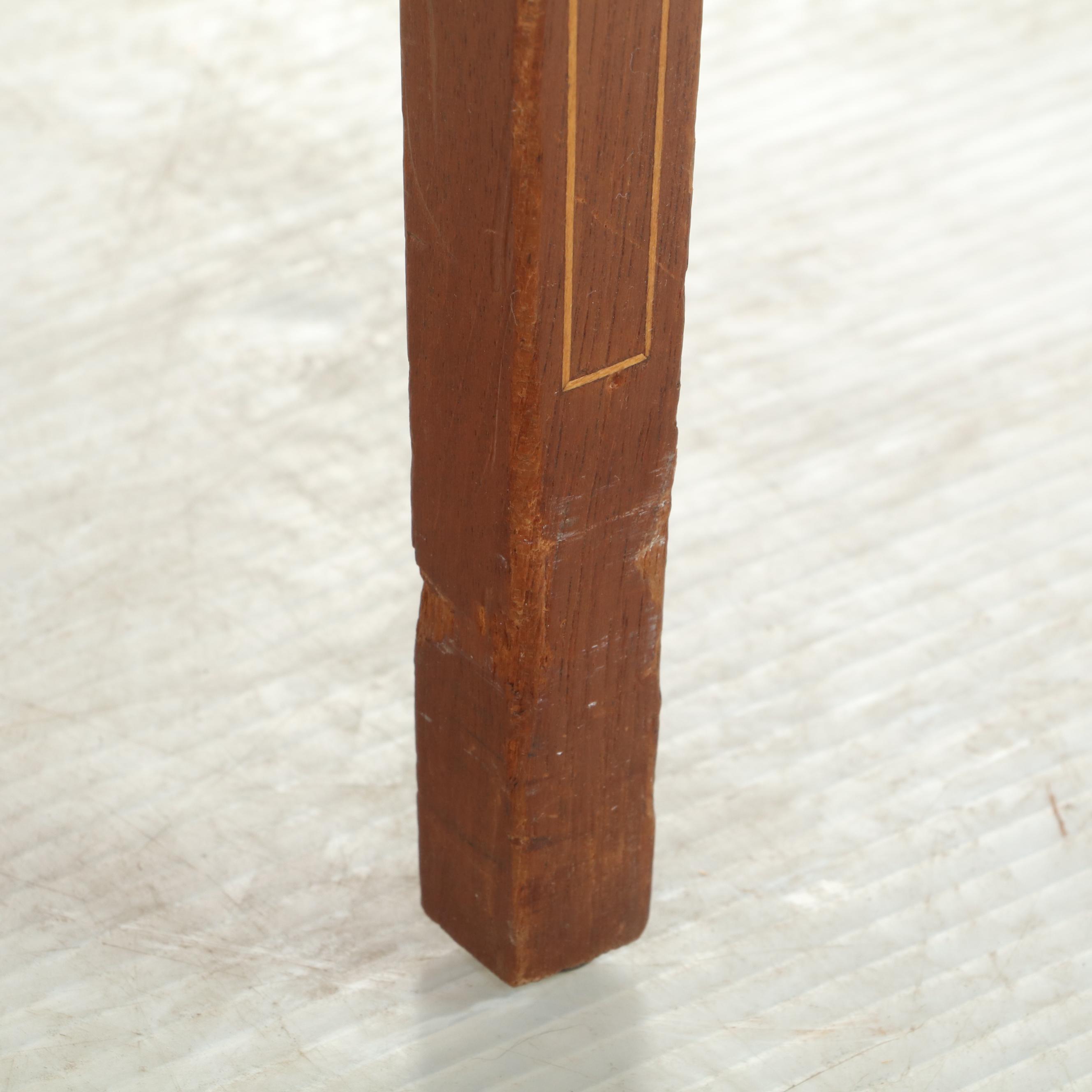 Federal Style Walnut and String-Inlaid Coffee Table, 20th Century