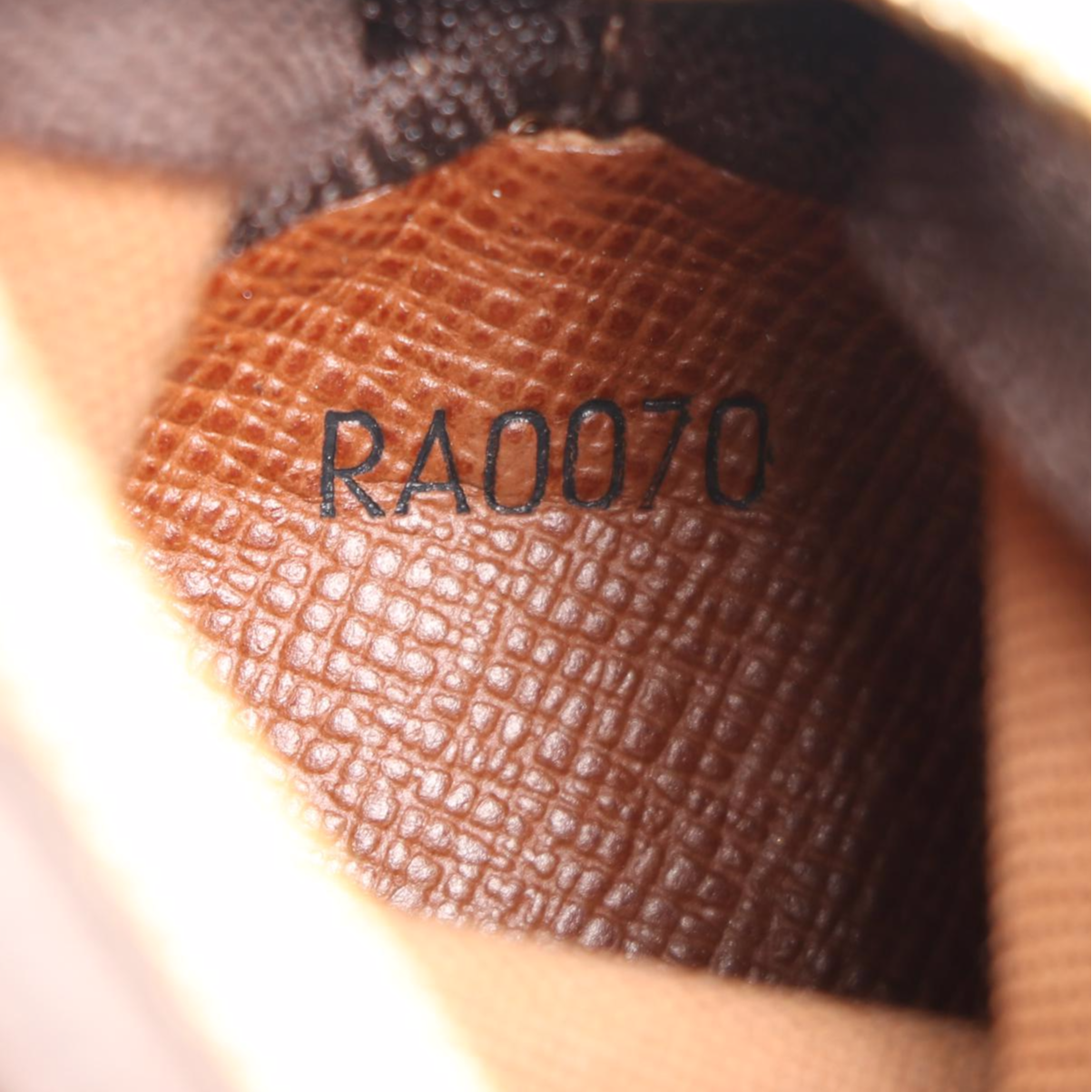 Louis Vuitton Etui Balles de Golf in Monogram Canvas