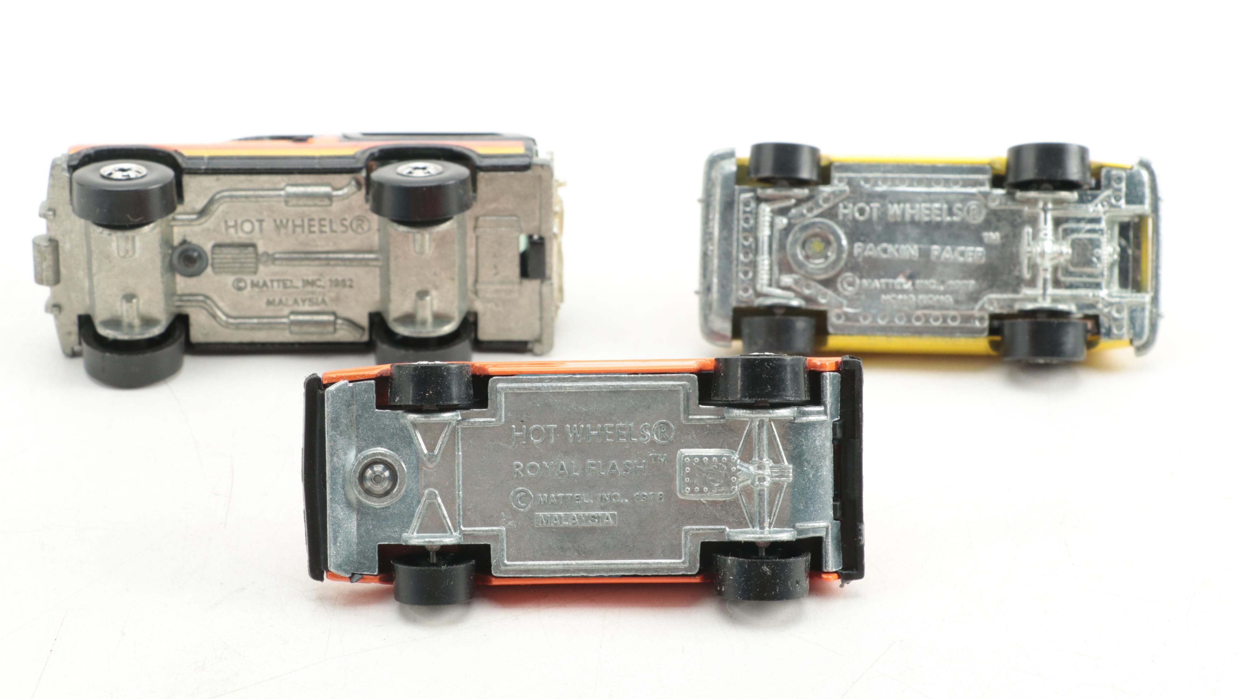 Mattel Hot Wheels Car Collector's Case with Toy Cars, Trucks Including Red Lines