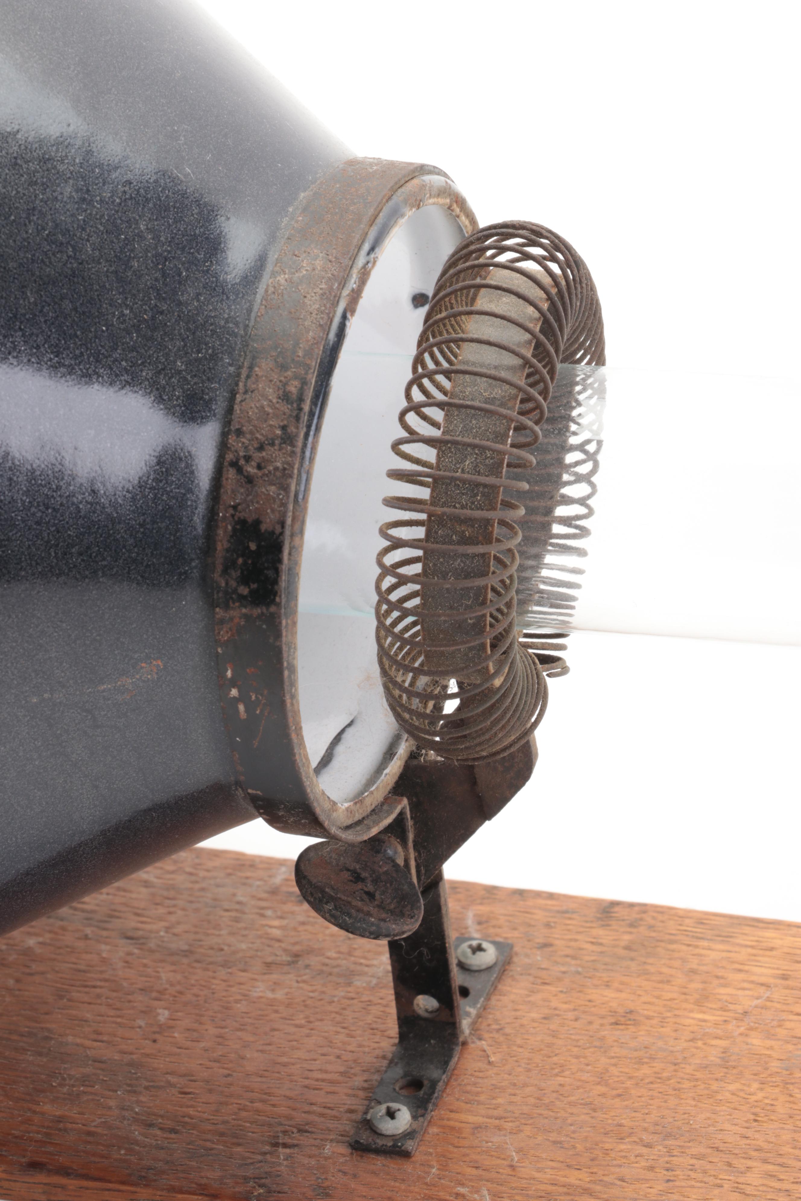 Plume & Atwood Enameled Metal Railroad Train Car Lantern