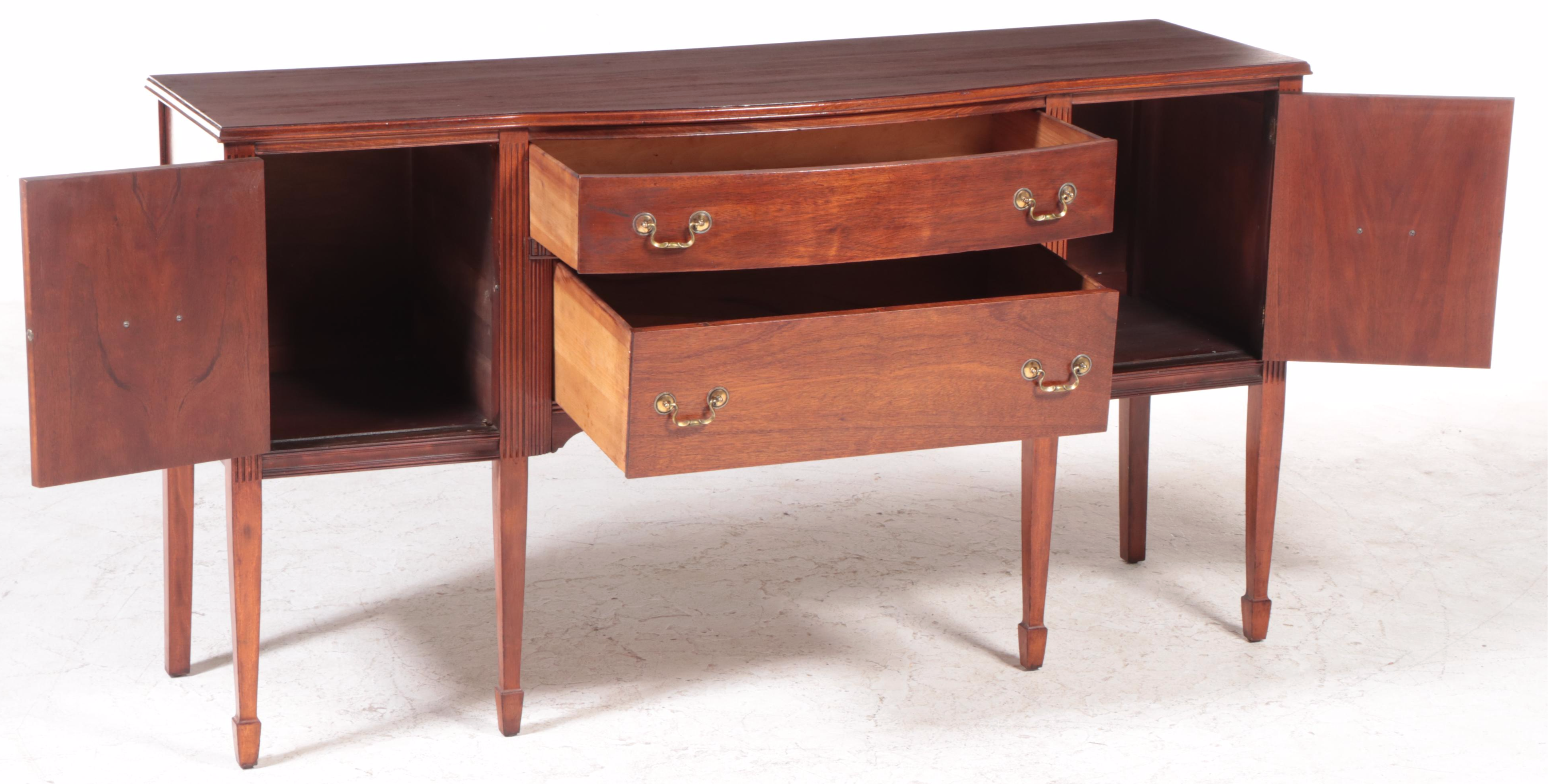Hepplewhite Style Mahogany Sideboard, Mid-20th Century