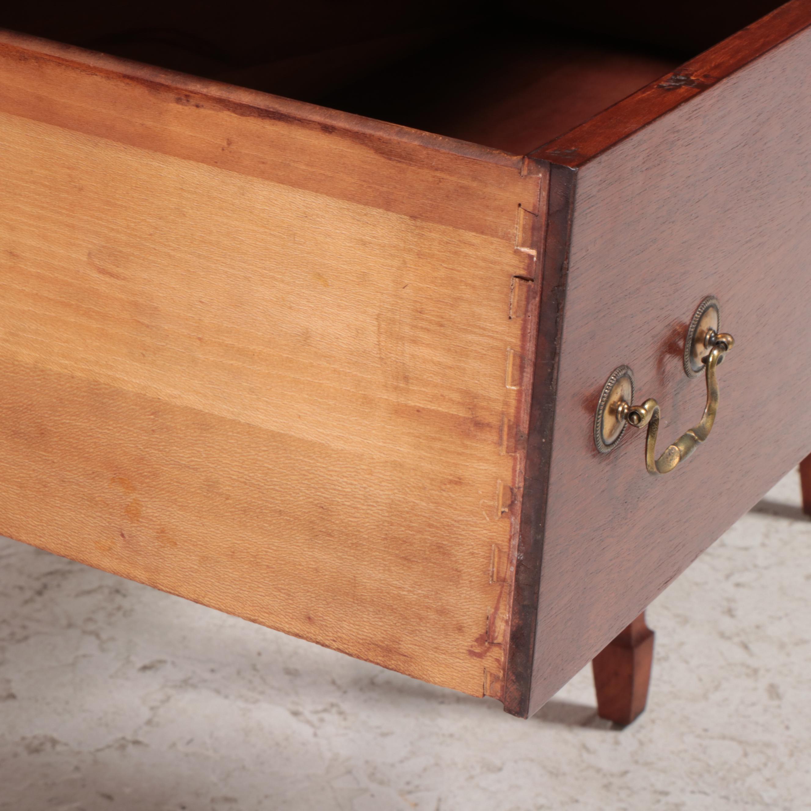 Hepplewhite Style Mahogany Sideboard, Mid-20th Century