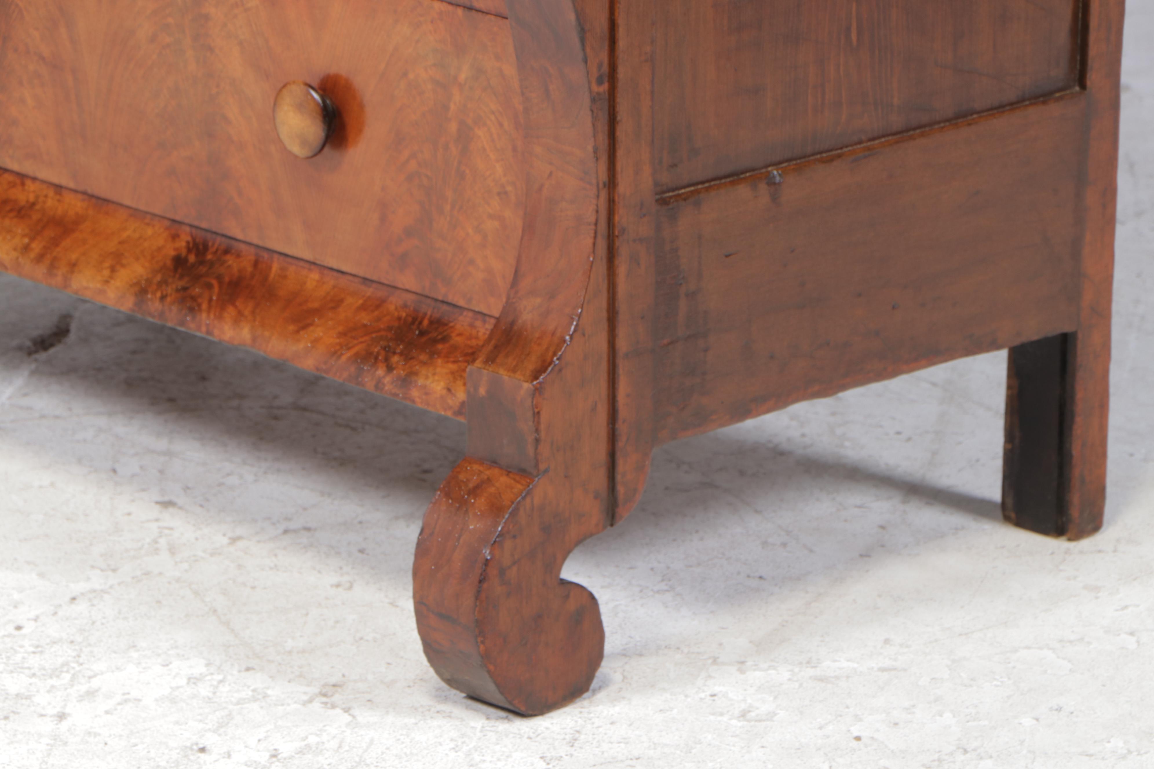American Empire Walnut and Figured Walnut Chest of Drawers, Mid-19th Century