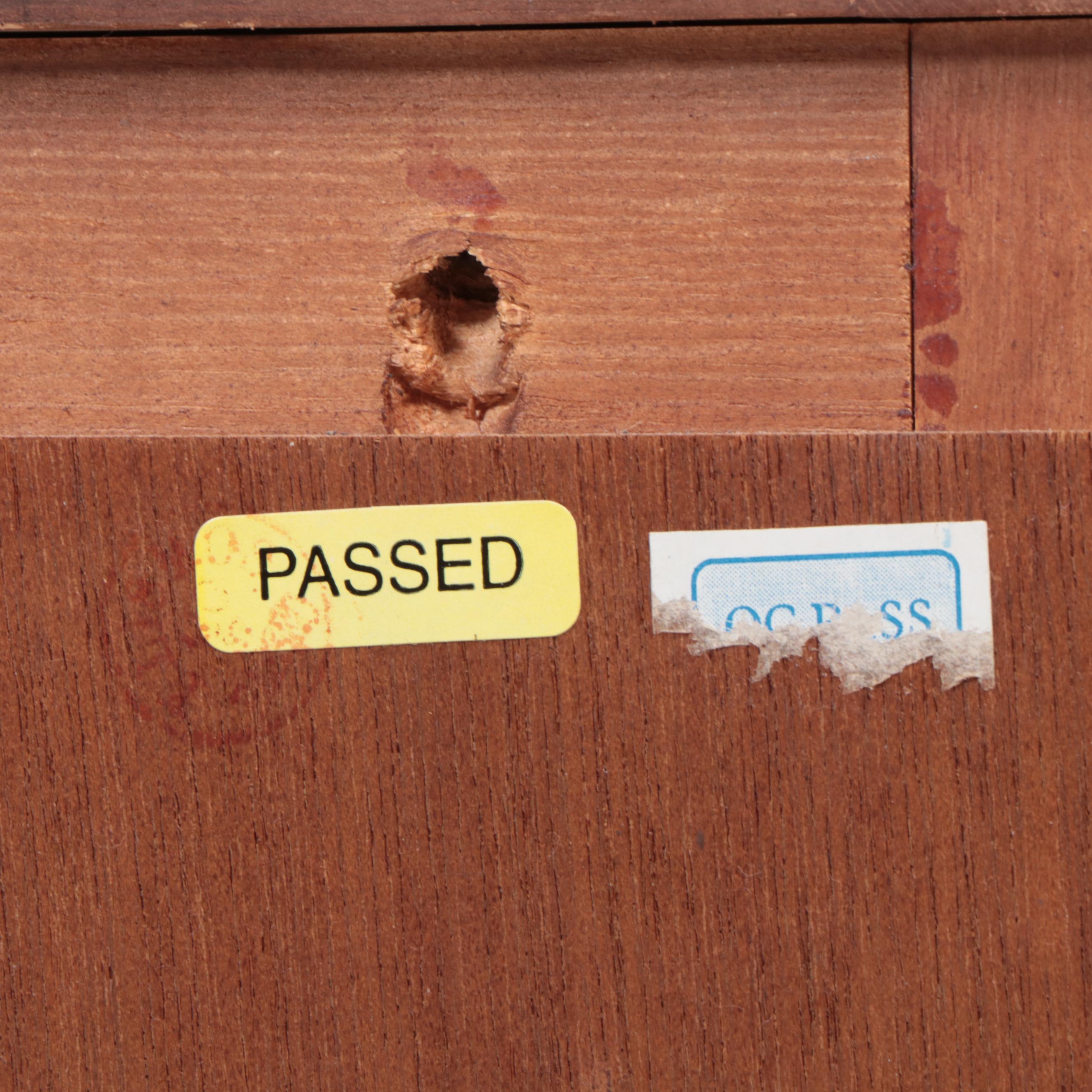 Kincaid Victorian Style Three-Drawer Nightstand