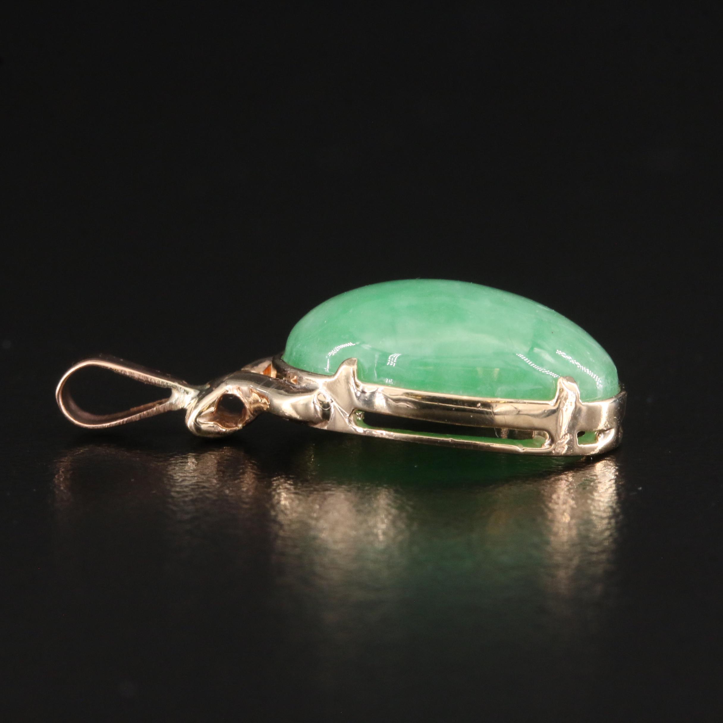 14K Jadeite Cabochon Pendant