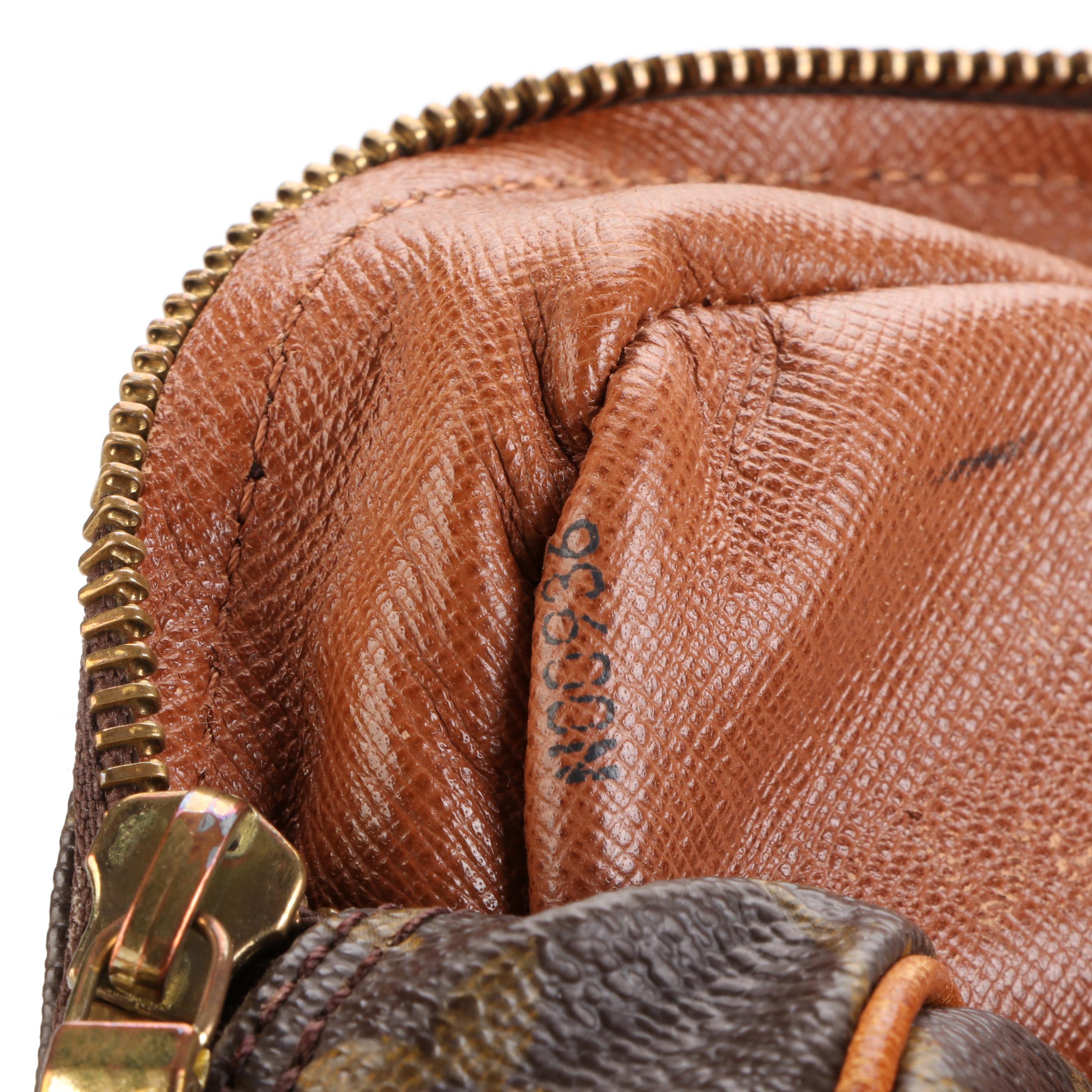 Louis Vuitton Nil Crossbody Bag in Monogram Canvas and Vachetta Leather