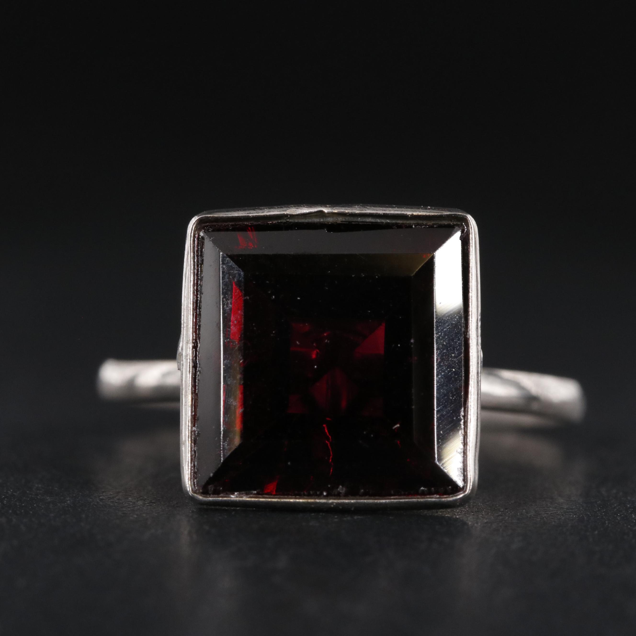 14K 5.81 CT Garnet Ring