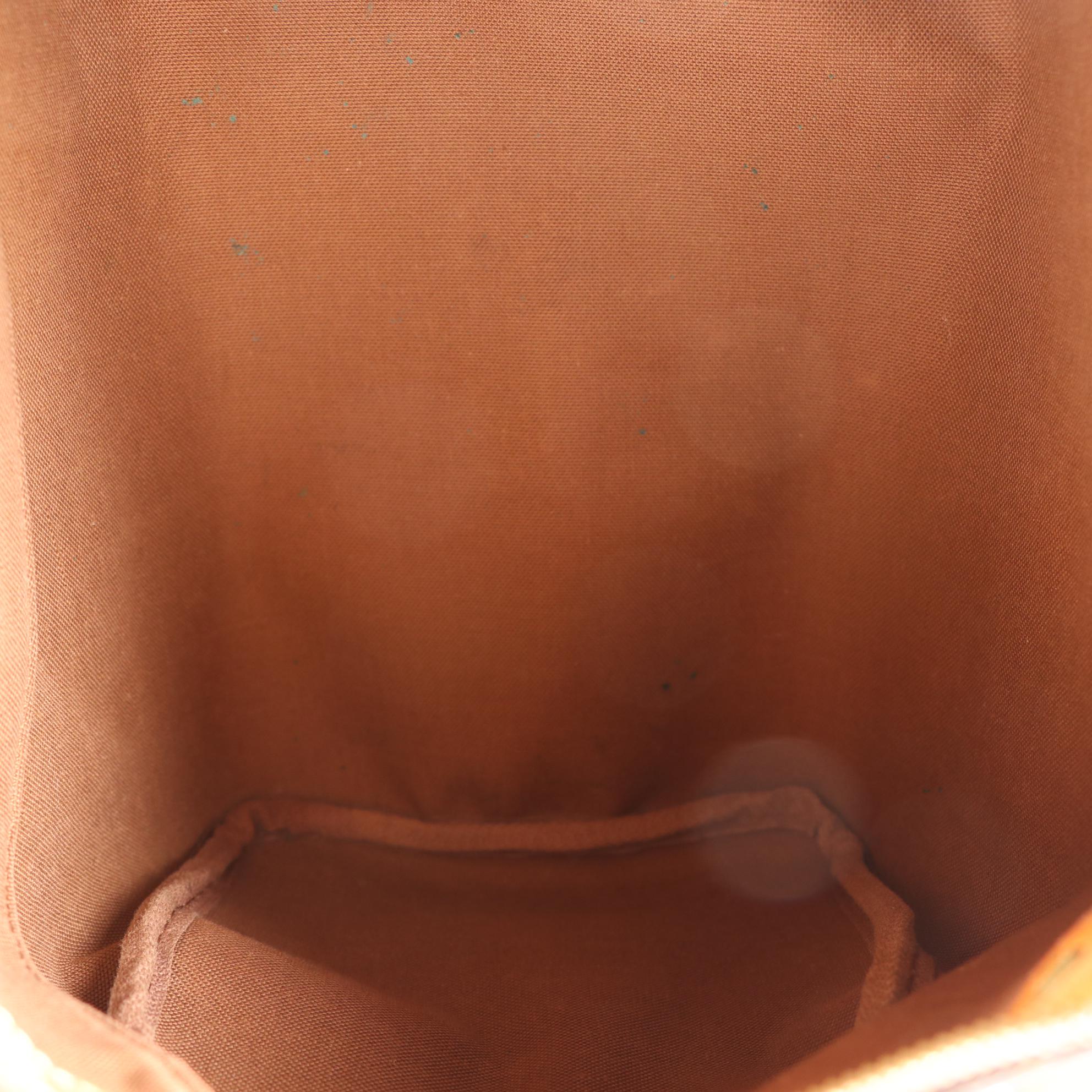 Louis Vuitton Speedy 25 in Monogram Canvas and Vachetta Leather