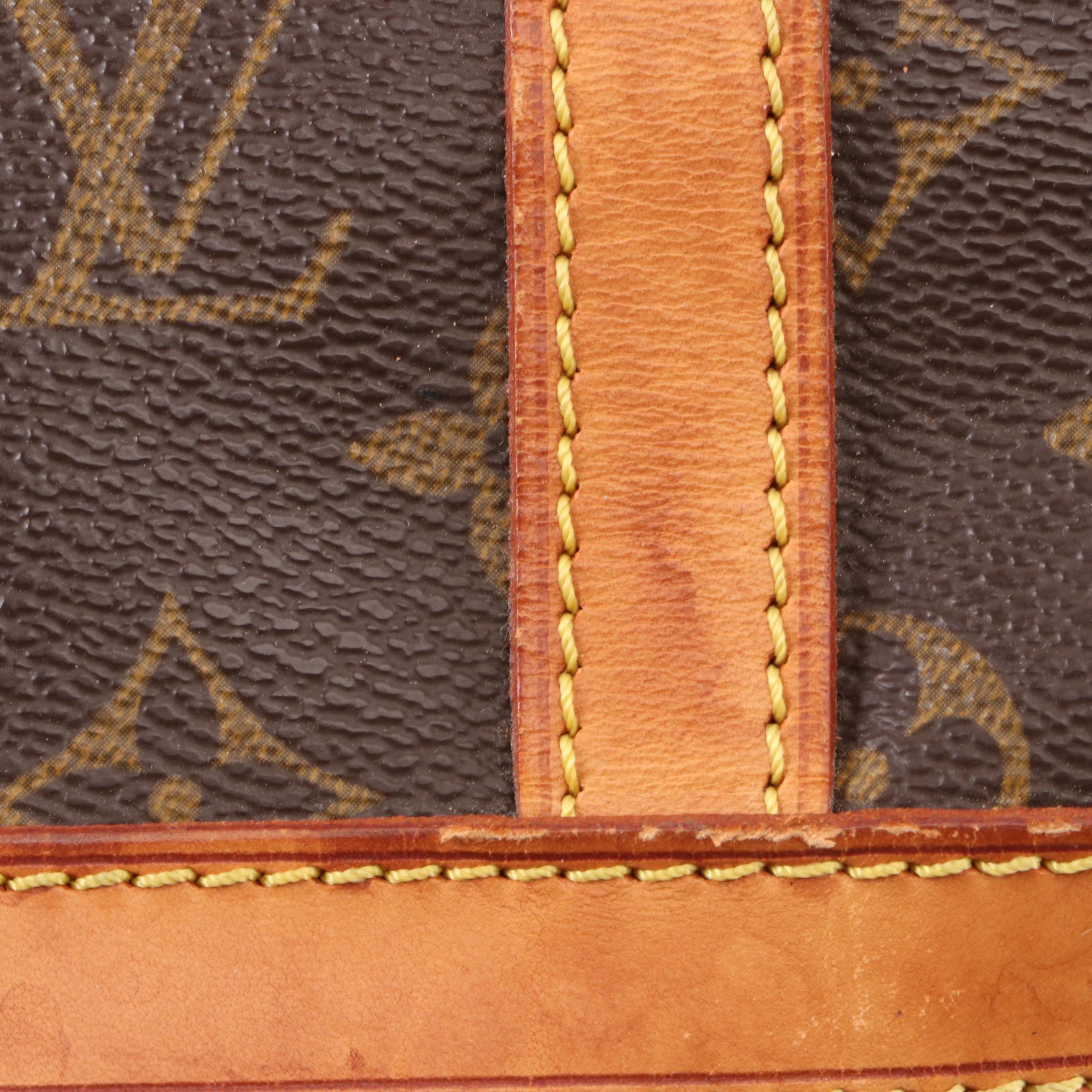 Louis Vuitton Bucket Bag in Monogram Canvas and Vachetta Leather