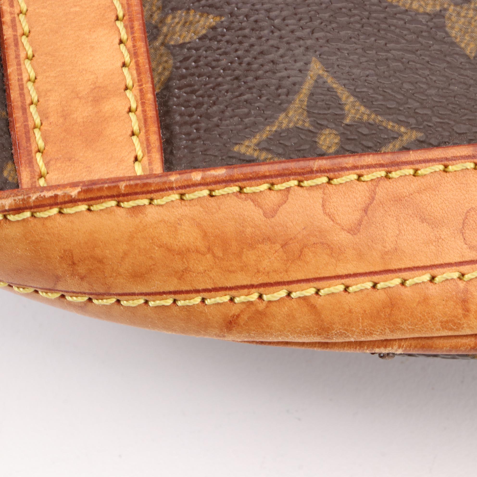 Louis Vuitton Bucket Bag in Monogram Canvas and Vachetta Leather