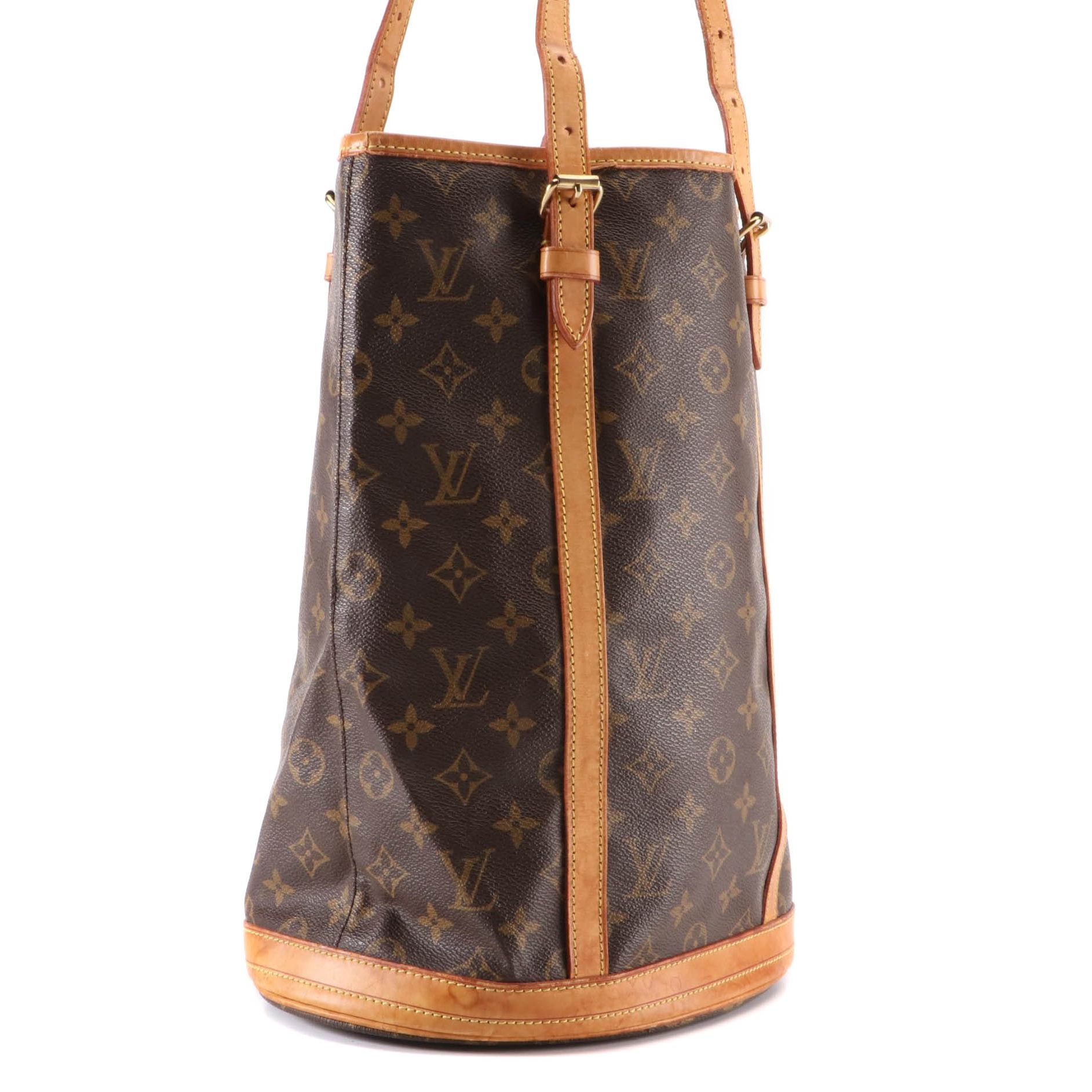 Louis Vuitton Bucket Bag in Monogram Canvas and Vachetta Leather